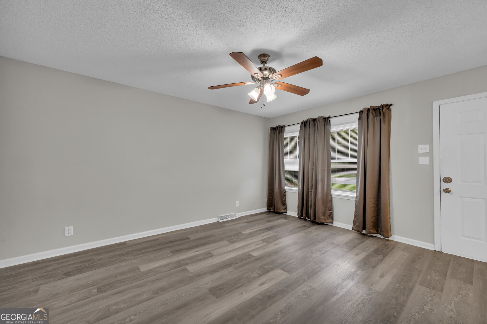 3 bedroom, 1.5 bathroom, 1,101 sq ft single family residence for sale at 514 S Broad Street, Toccoa, GA 30577 — photo 9