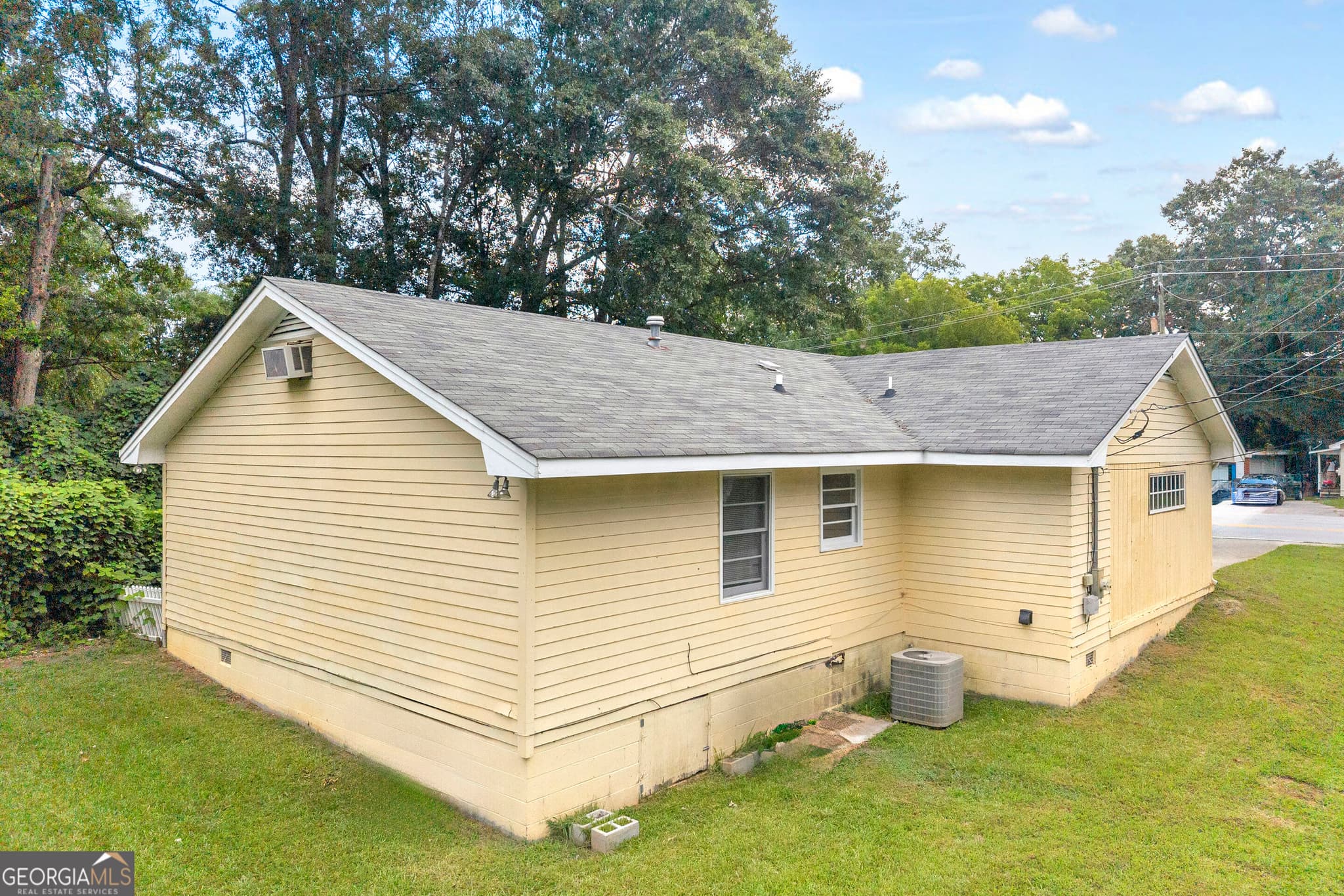 3 bedroom, 1.5 bathroom, 1,101 sq ft single family residence for sale at 514 S Broad Street, Toccoa, GA 30577 — photo 4