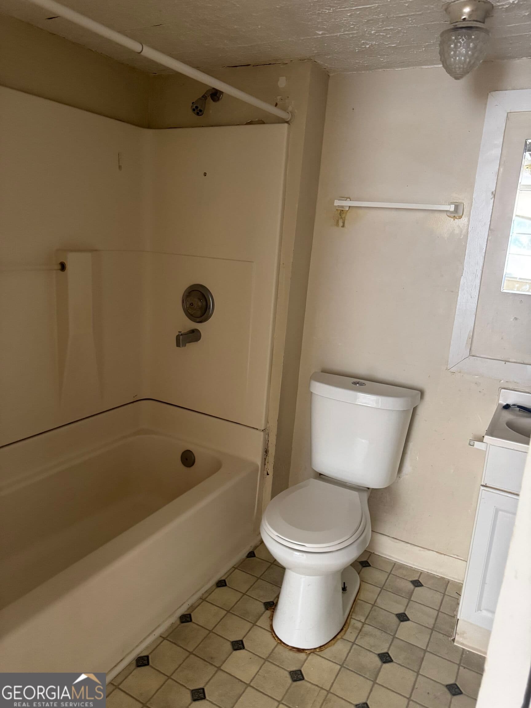multi family,duplex for sale at 106 E Washington Street, Newnan, GA 30263 — photo 6