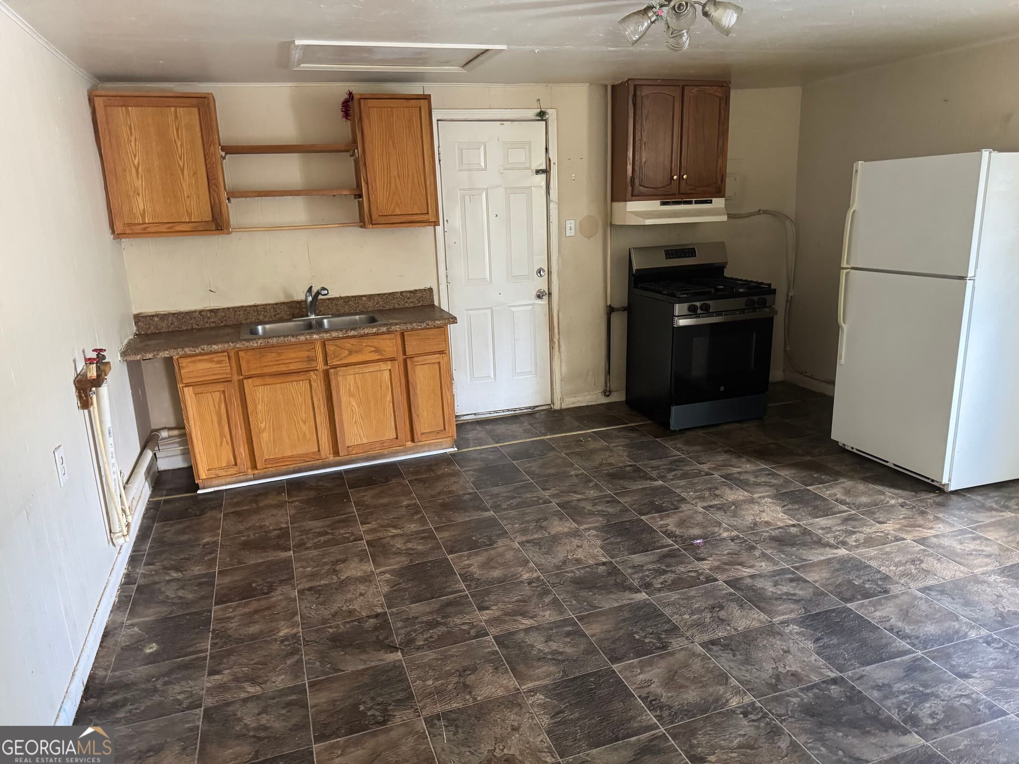 multi family,duplex for sale at 106 E Washington Street, Newnan, GA 30263 — photo 3