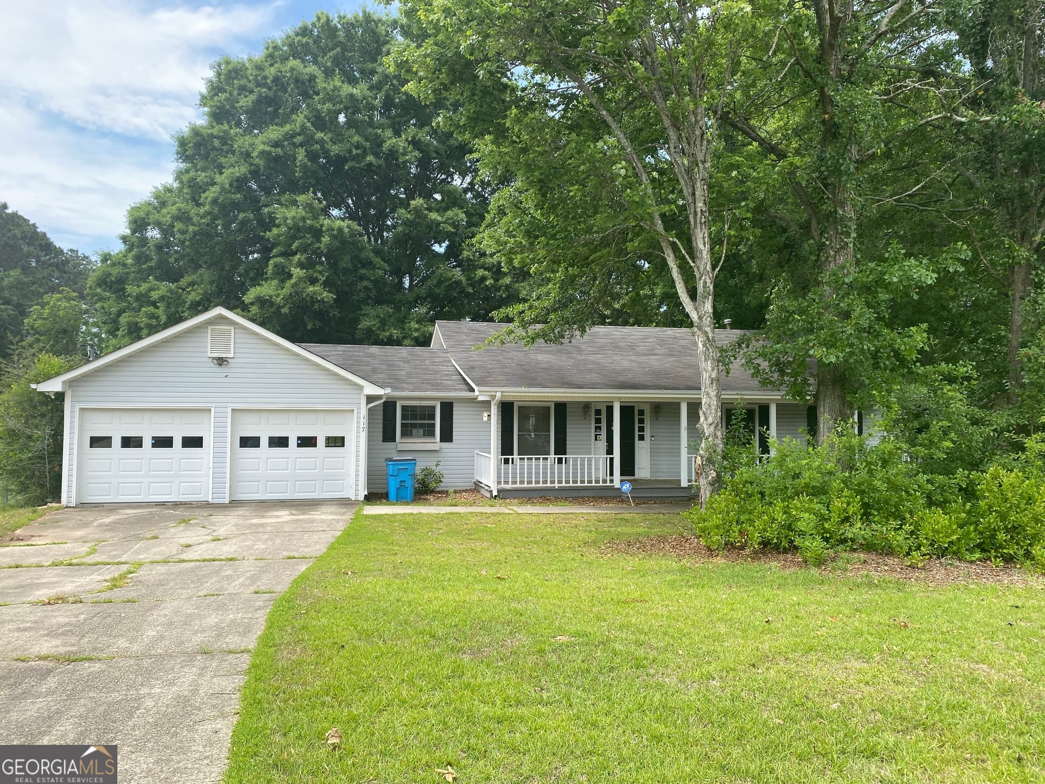 3 bedroom, 2 bathroom, 1,420 sq ft single family residence for sale at 117 Russell Circle, Mcdonough, GA 30252