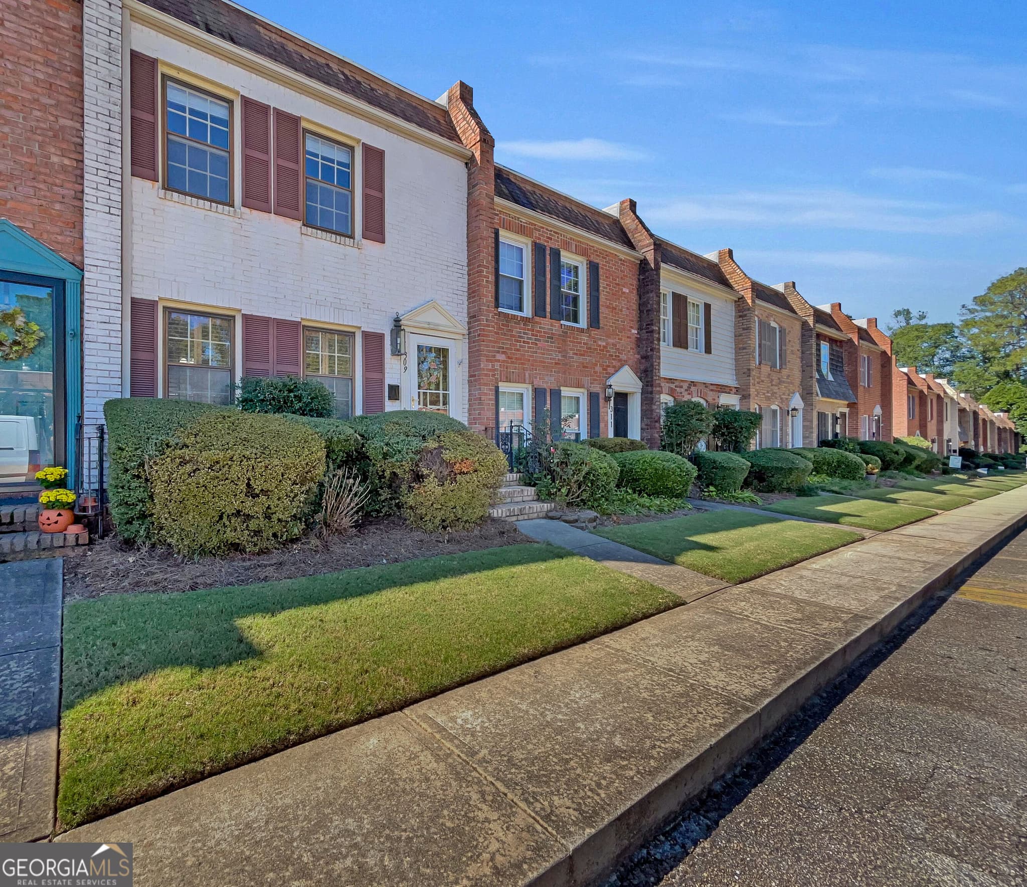 2 bedroom, 1.5 bathroom, 1,088 sq ft condominium for sale at 309 Georgetown Drive, Athens, GA 30605 — photo 2