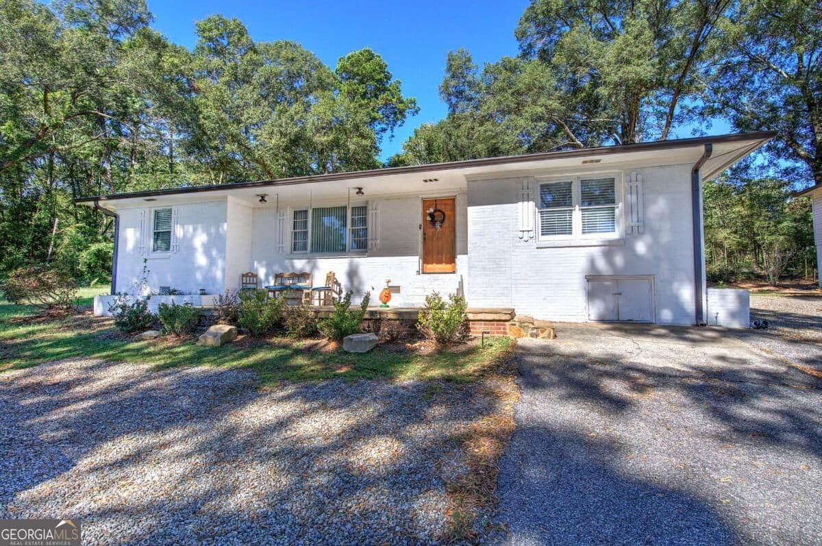 6 bedroom, 3.5 bathroom single family residence for sale at 10 SE Iron Belt Road, Cartersville, GA 30120 — photo 1 of 47