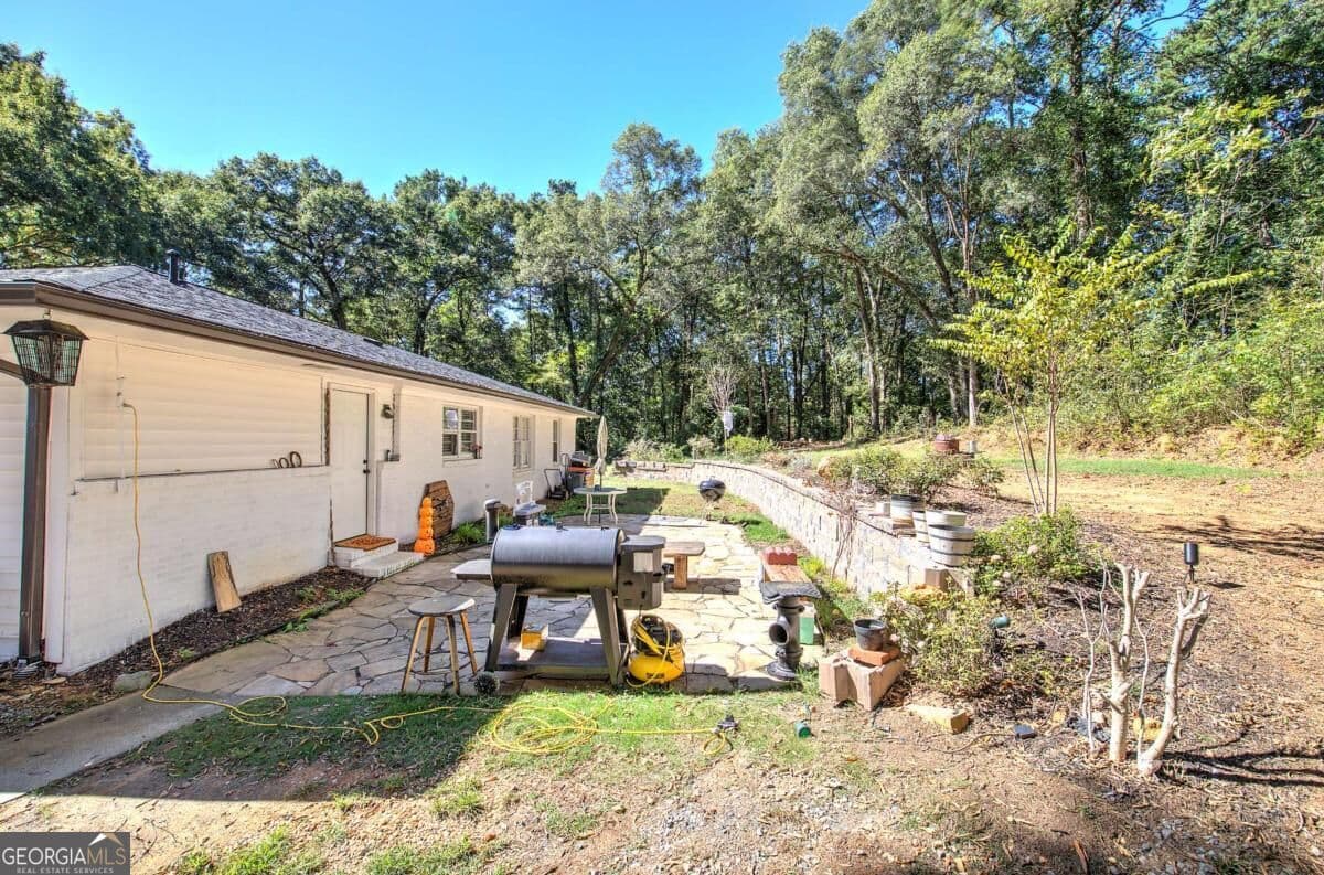 6 bedroom, 3.5 bathroom single family residence for sale at 10 SE Iron Belt Road, Cartersville, GA 30120 — photo 5