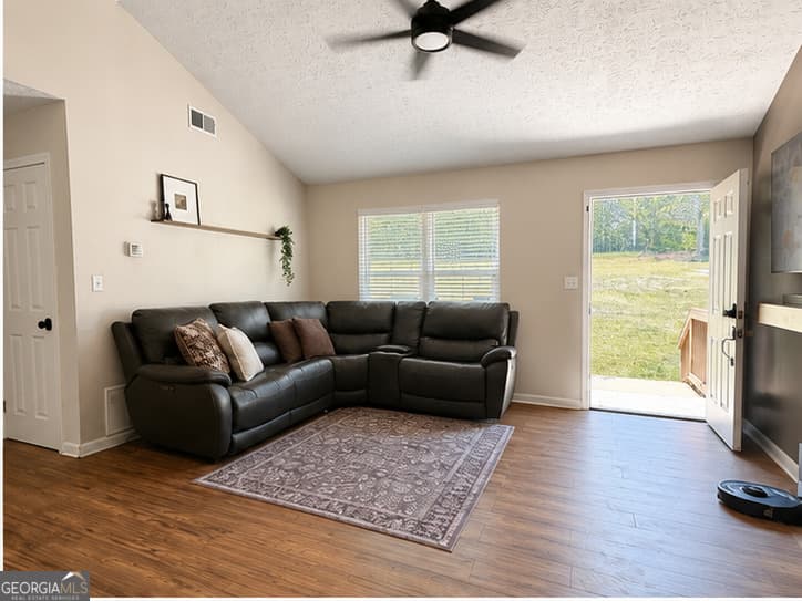 3 bedroom, 2 bathroom, 1,144 sq ft single family residence for sale at 250 Prestigious Place, Senoia, GA 30276 — photo 5
