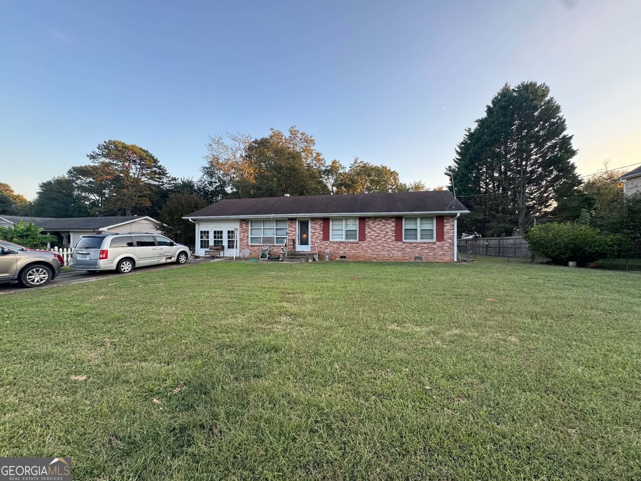 3 bedroom, 1 bathroom, 1,216 sq ft single family residence for sale at 261 Nancy Street, Winder, GA 30680 — photo 2
