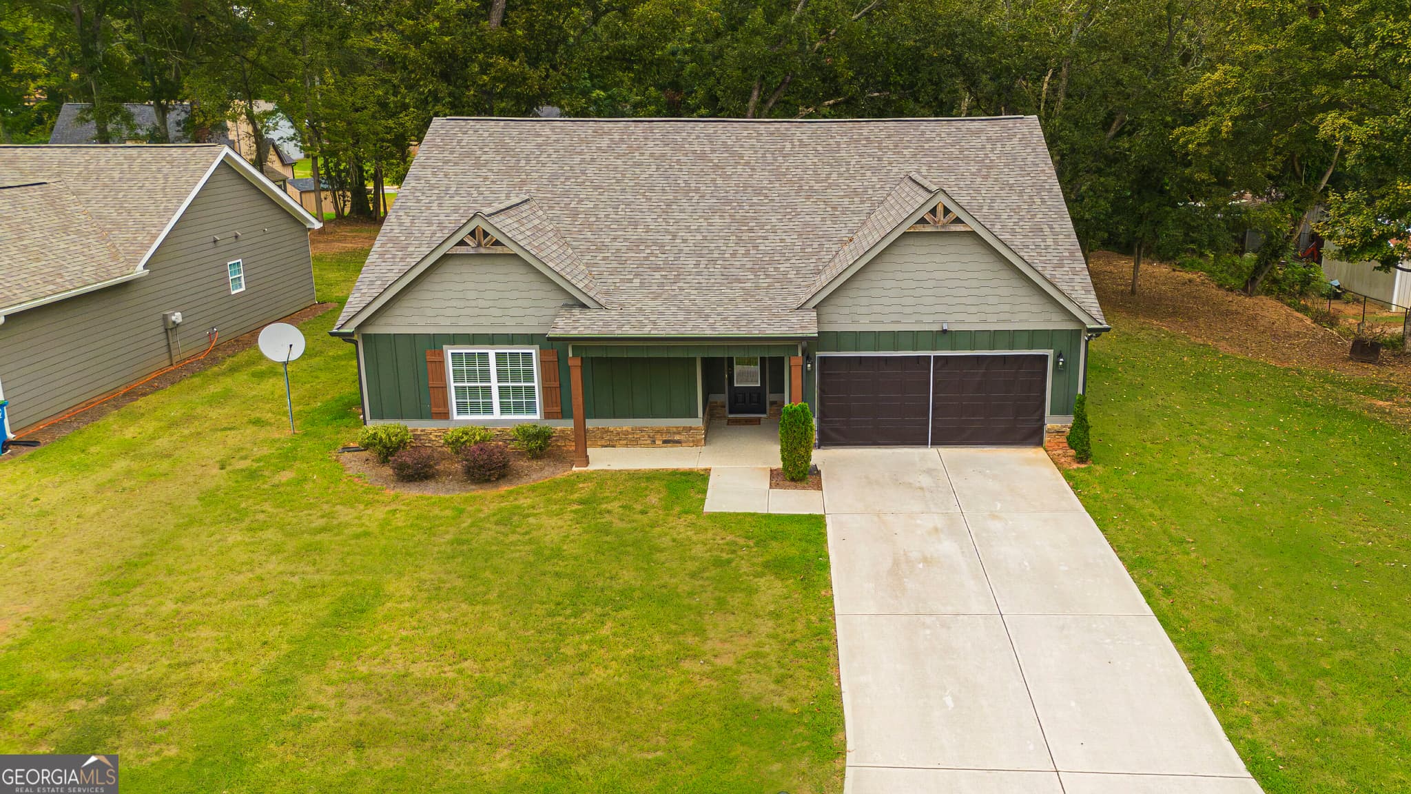 3 bedroom, 2 bathroom, 2,017 sq ft single family residence for sale at 72 S Main Street, Maysville, GA 30558 — photo 3