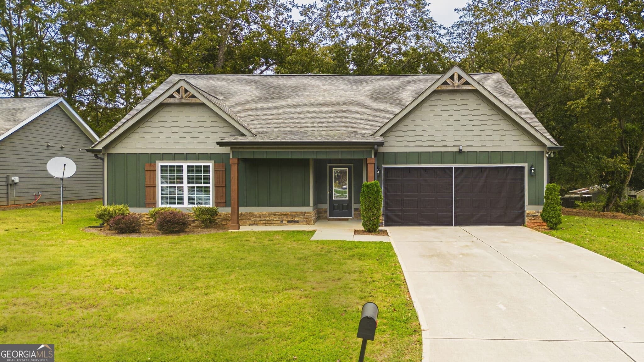 3 bedroom, 2 bathroom, 2,017 sq ft single family residence for sale at 72 S Main Street, Maysville, GA 30558