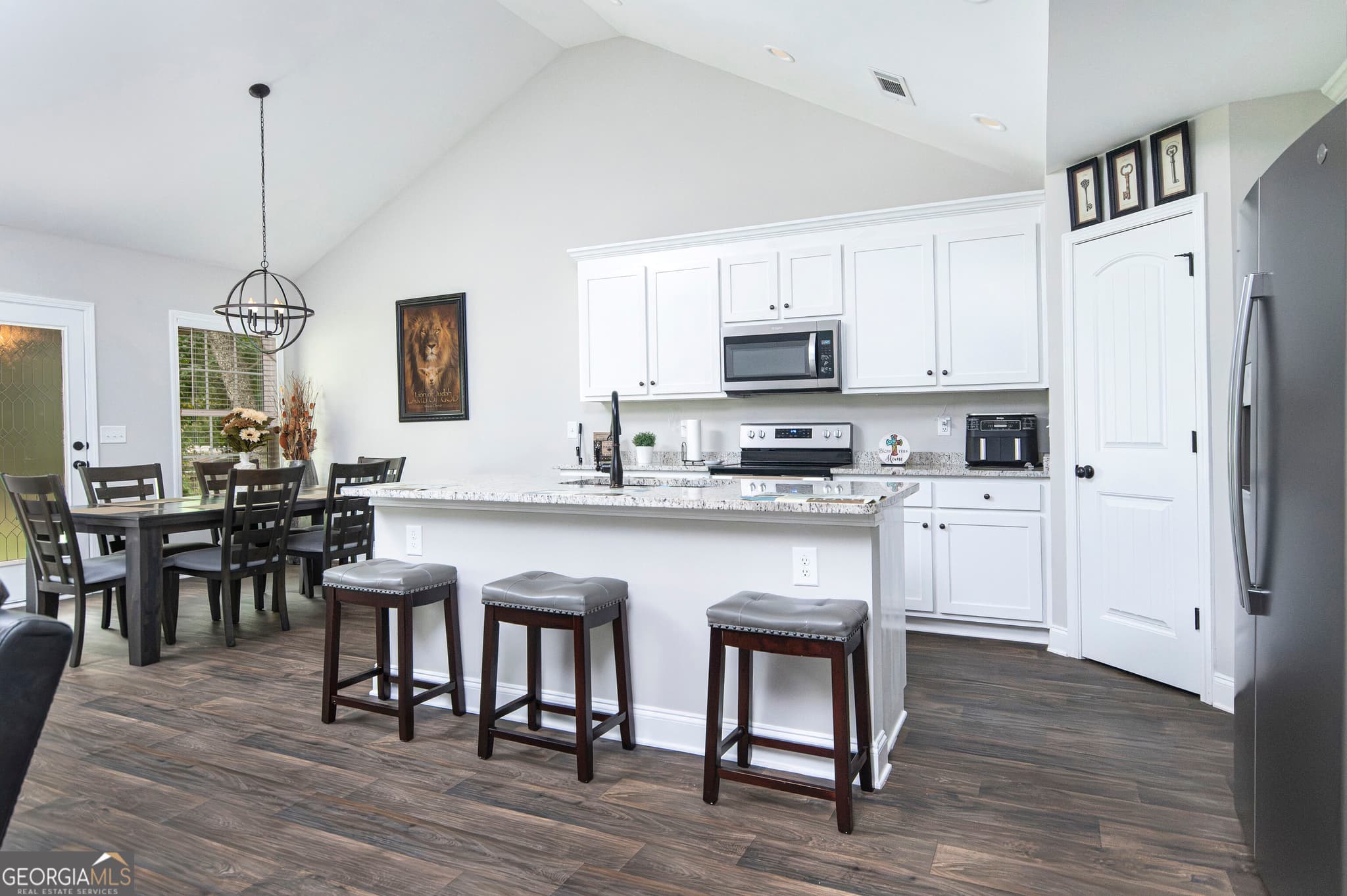 3 bedroom, 2 bathroom, 2,017 sq ft single family residence for sale at 72 S Main Street, Maysville, GA 30558 — photo 9