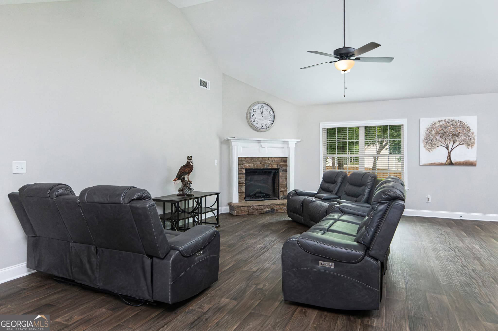 3 bedroom, 2 bathroom, 2,017 sq ft single family residence for sale at 72 S Main Street, Maysville, GA 30558 — photo 8