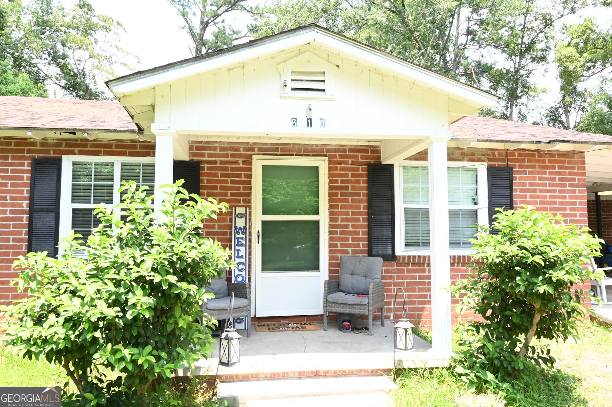 3 bedroom, 2 bathroom, 1,200 sq ft single family residence for sale at 610 Poplar Street, Waycross, GA 31501 — photo 2