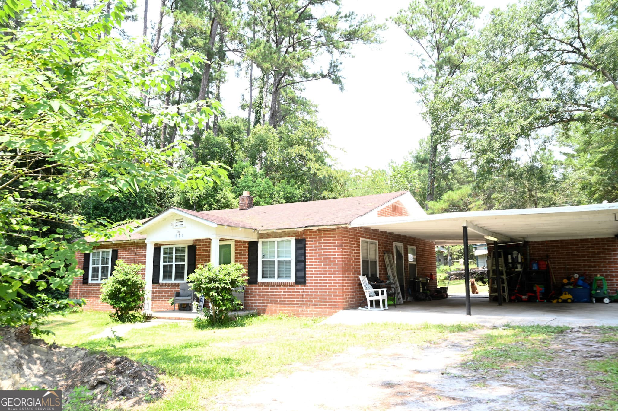 3 bedroom, 2 bathroom, 1,200 sq ft single family residence for sale at 610 Poplar Street, Waycross, GA 31501