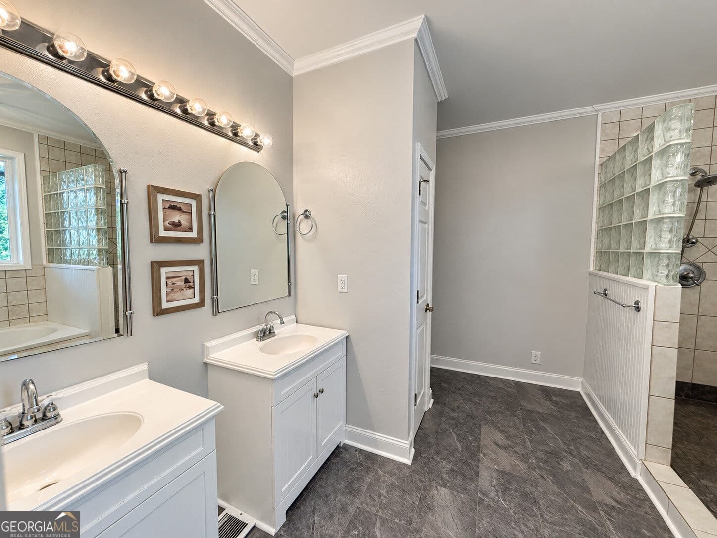 4 bedroom, 3.5 bathroom, 3,500 sq ft single family residence for sale at 669 Shorewood Circle, Toccoa, GA 30577 — photo 7