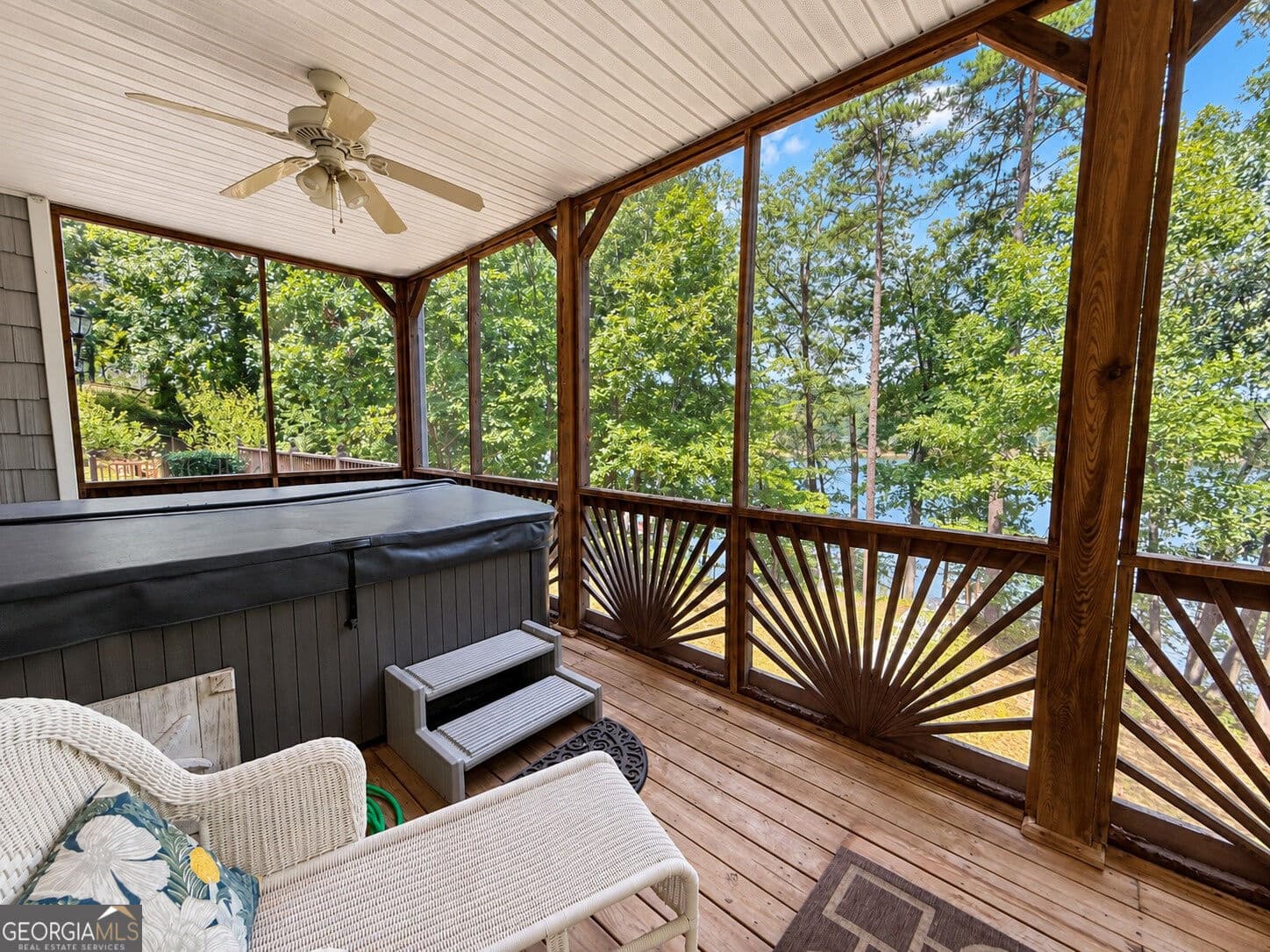 4 bedroom, 3.5 bathroom, 3,500 sq ft single family residence for sale at 669 Shorewood Circle, Toccoa, GA 30577 — photo 5