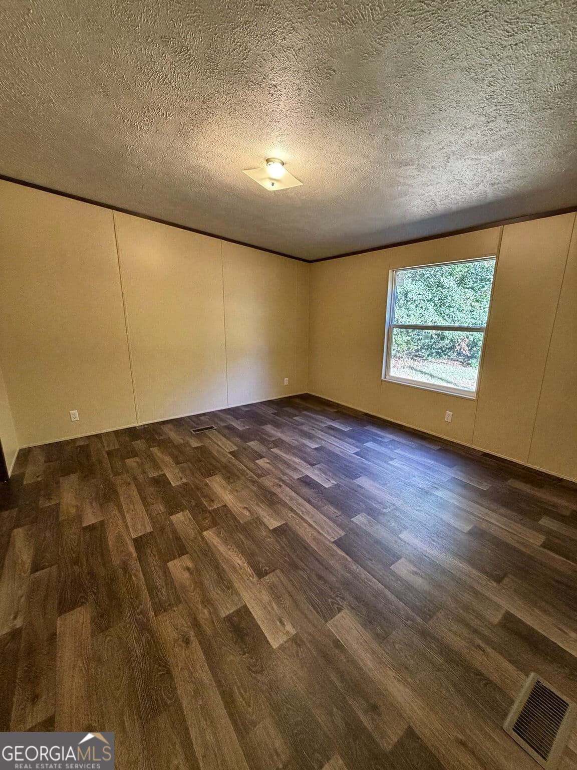 3 bedroom, 2 bathroom, 1,344 sq ft single family residence for sale at 195 Robinson Street, Waco, GA 30182 — photo 8