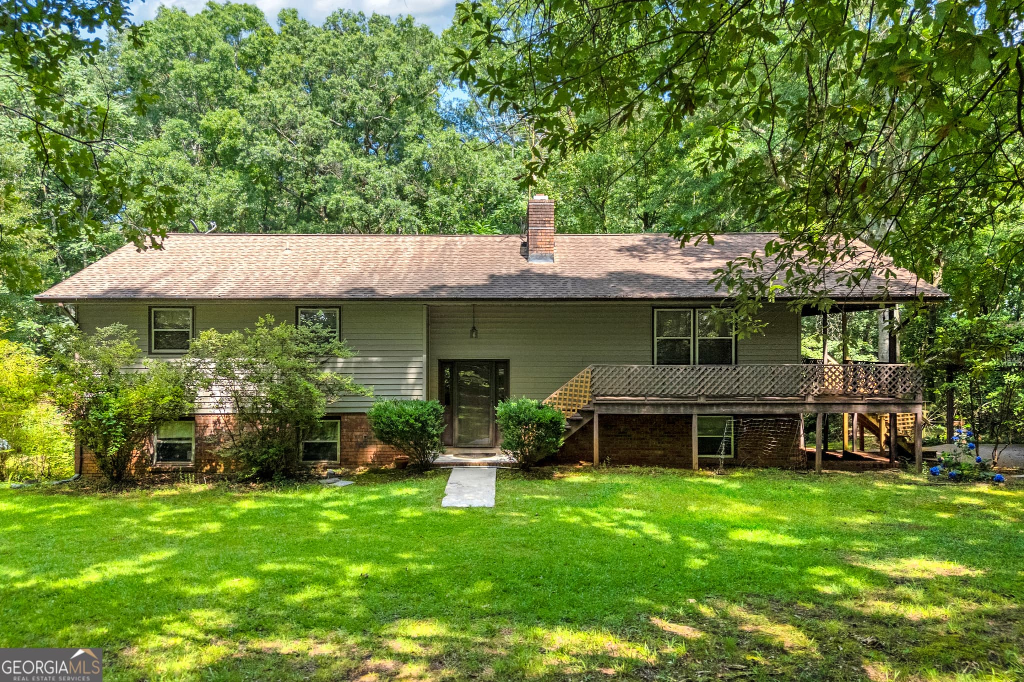 4 bedroom, 3 bathroom, 3,000 sq ft single family residence sold at 465 Minish Lake Road, Commerce, GA 30529