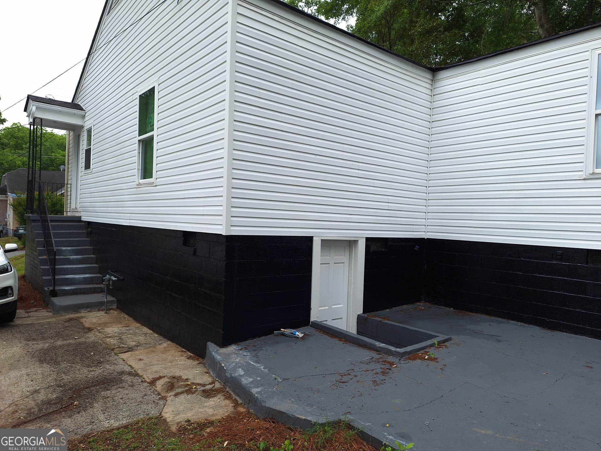 3 bedroom, 2 bathroom, 1,206 sq ft single family residence for sale at 329 Noyes Street, Cedartown, GA 30125 — photo 2