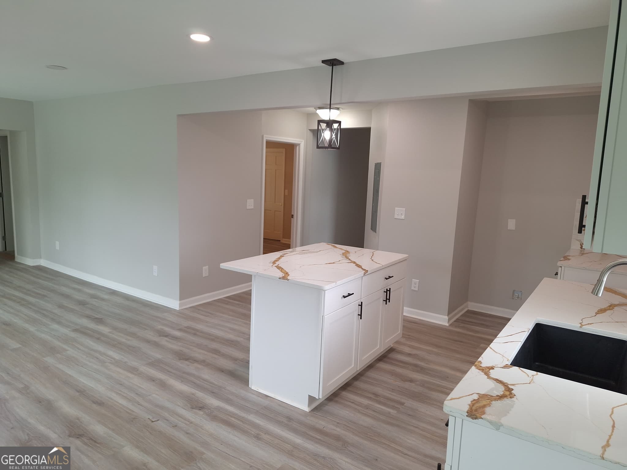 3 bedroom, 2 bathroom, 1,206 sq ft single family residence for sale at 329 Noyes Street, Cedartown, GA 30125 — photo 4