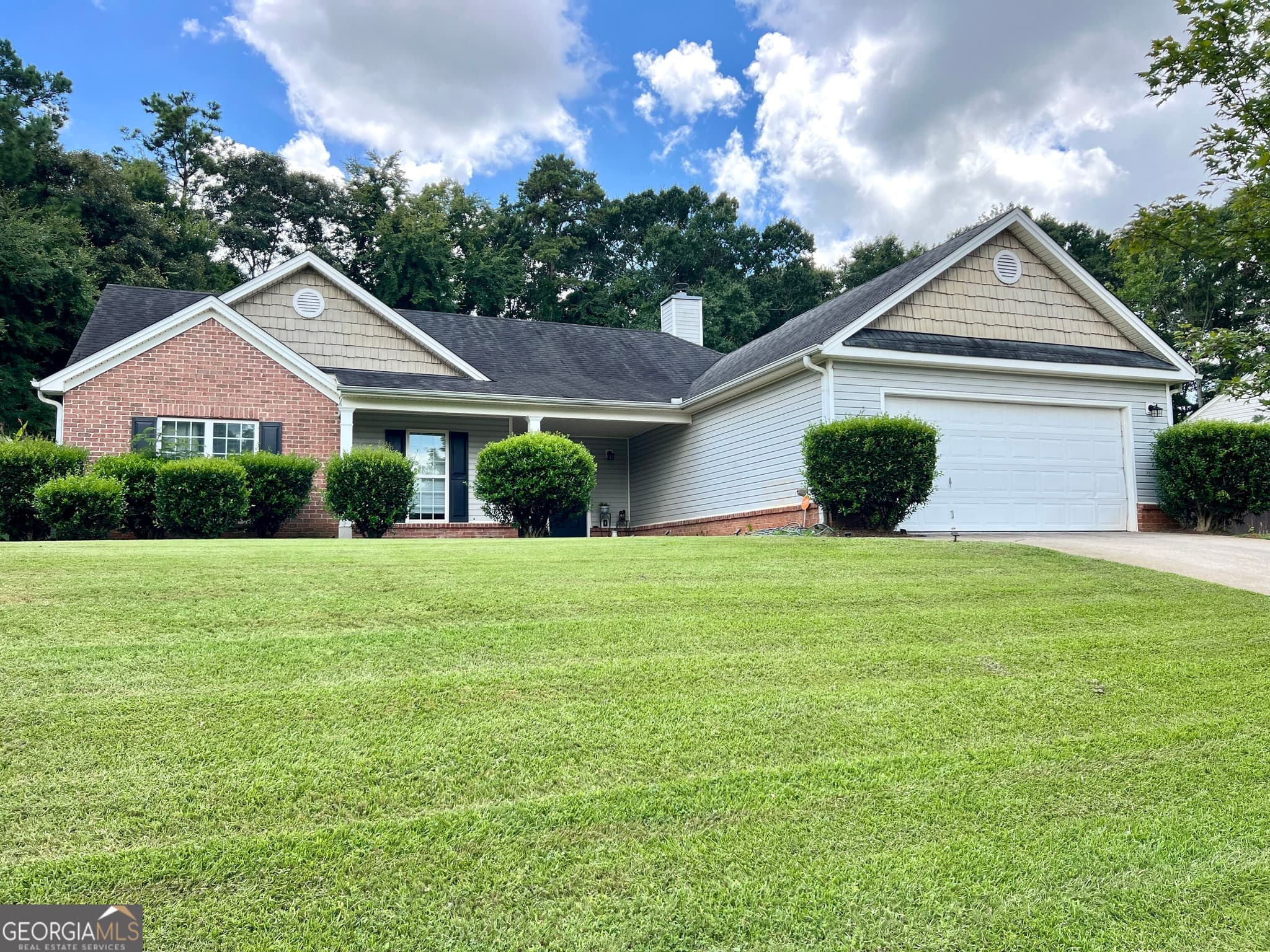 3 bedroom, 2 bathroom, 1,607 sq ft single family residence for sale at 231 Cabernet Street, Athens, GA 30601 — photo 2