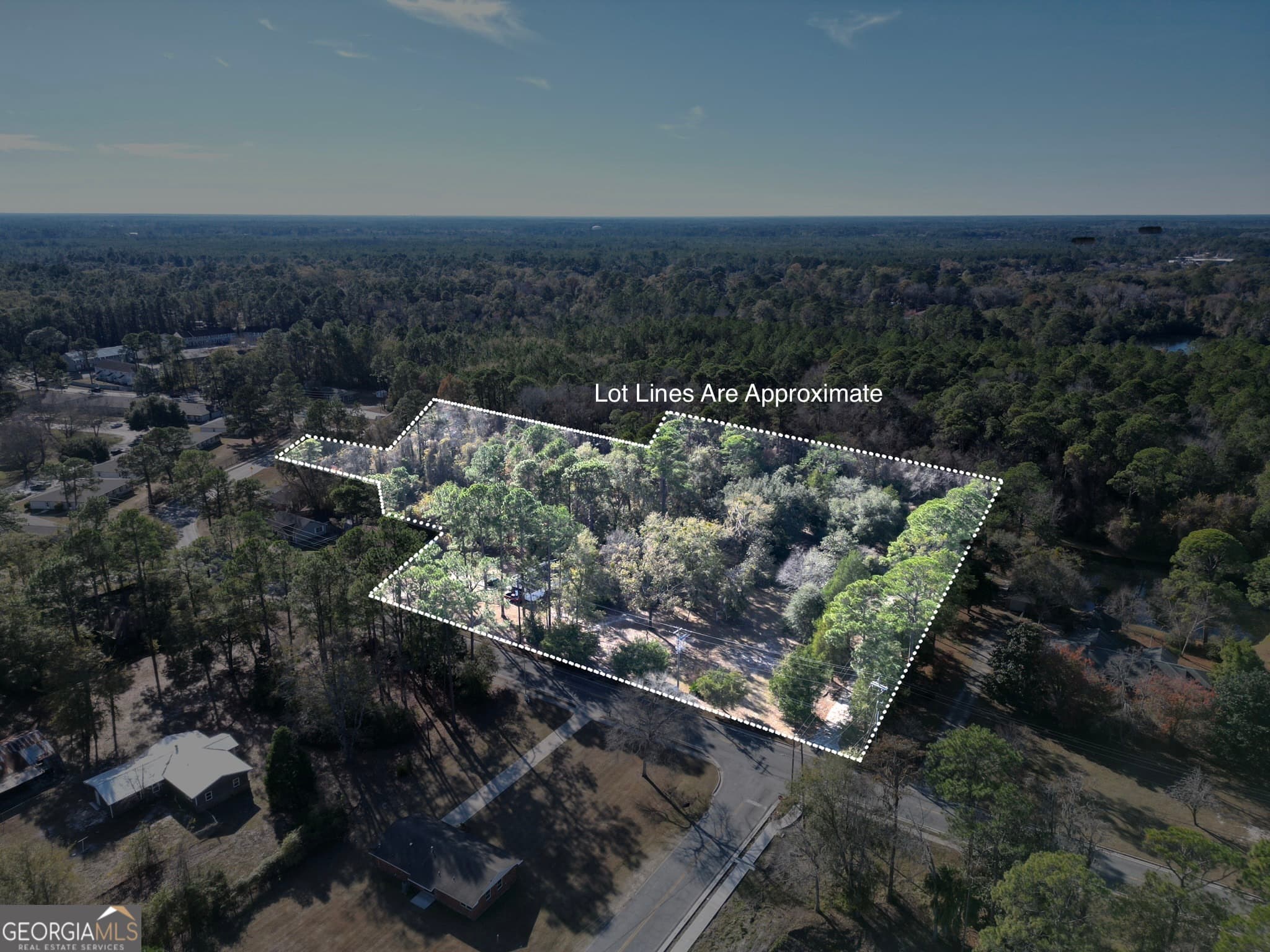 2 bedroom, 1 bathroom, 768 sq ft single family residence for sale at 992 Pineland Avenue, Hinesville, GA 31313 — photo 4