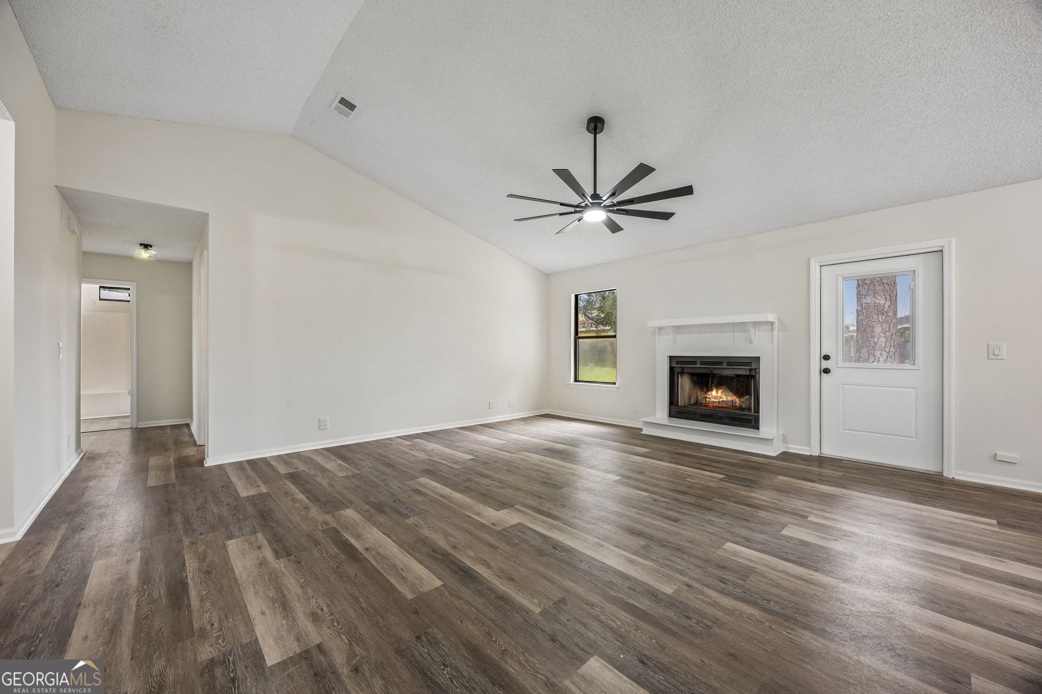3 bedroom, 2 bathroom, 1,299 sq ft single family residence for sale at 144 Woodvalley Court, Kingsland, GA 31548 — photo 6