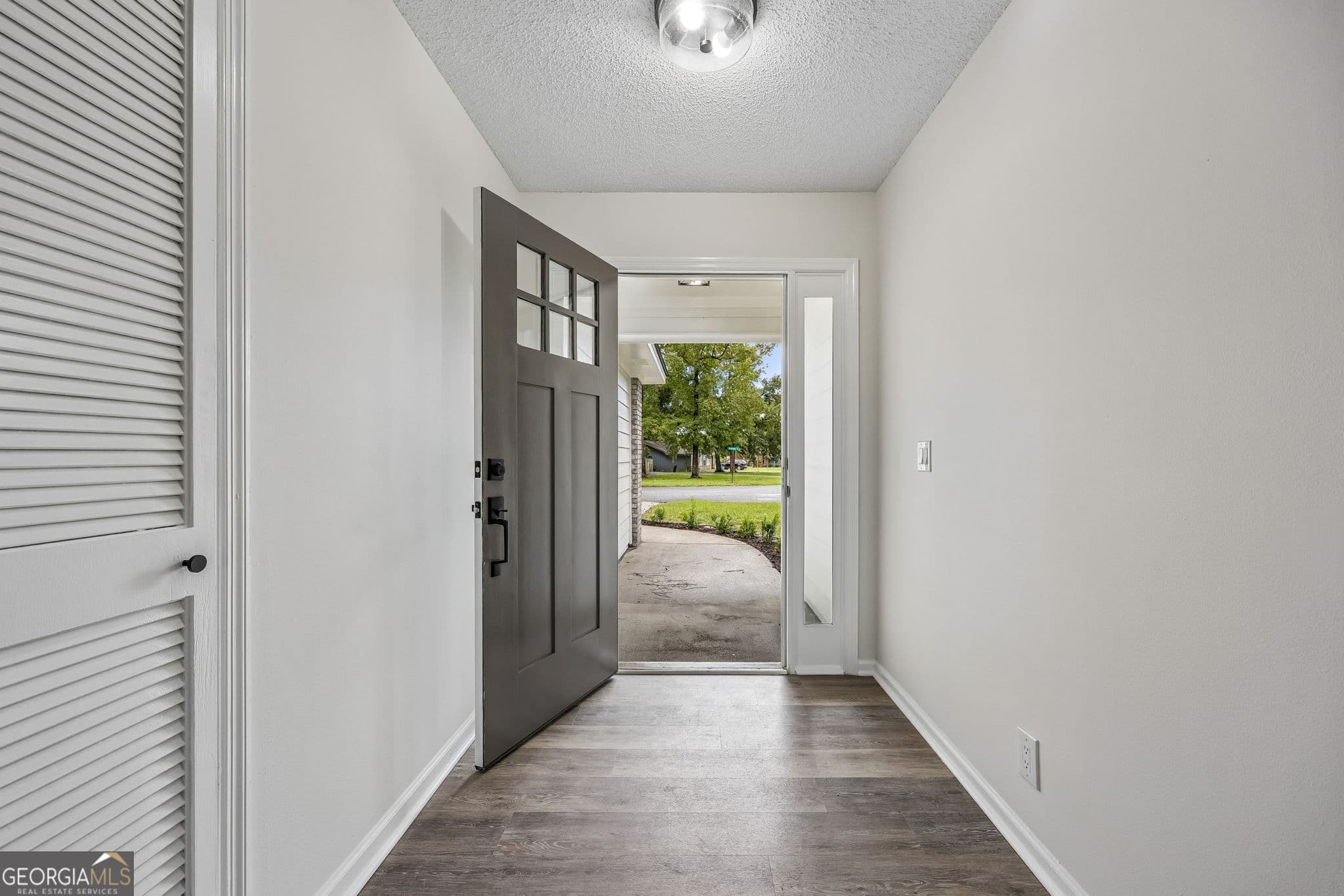 3 bedroom, 2 bathroom, 1,299 sq ft single family residence for sale at 144 Woodvalley Court, Kingsland, GA 31548 — photo 3