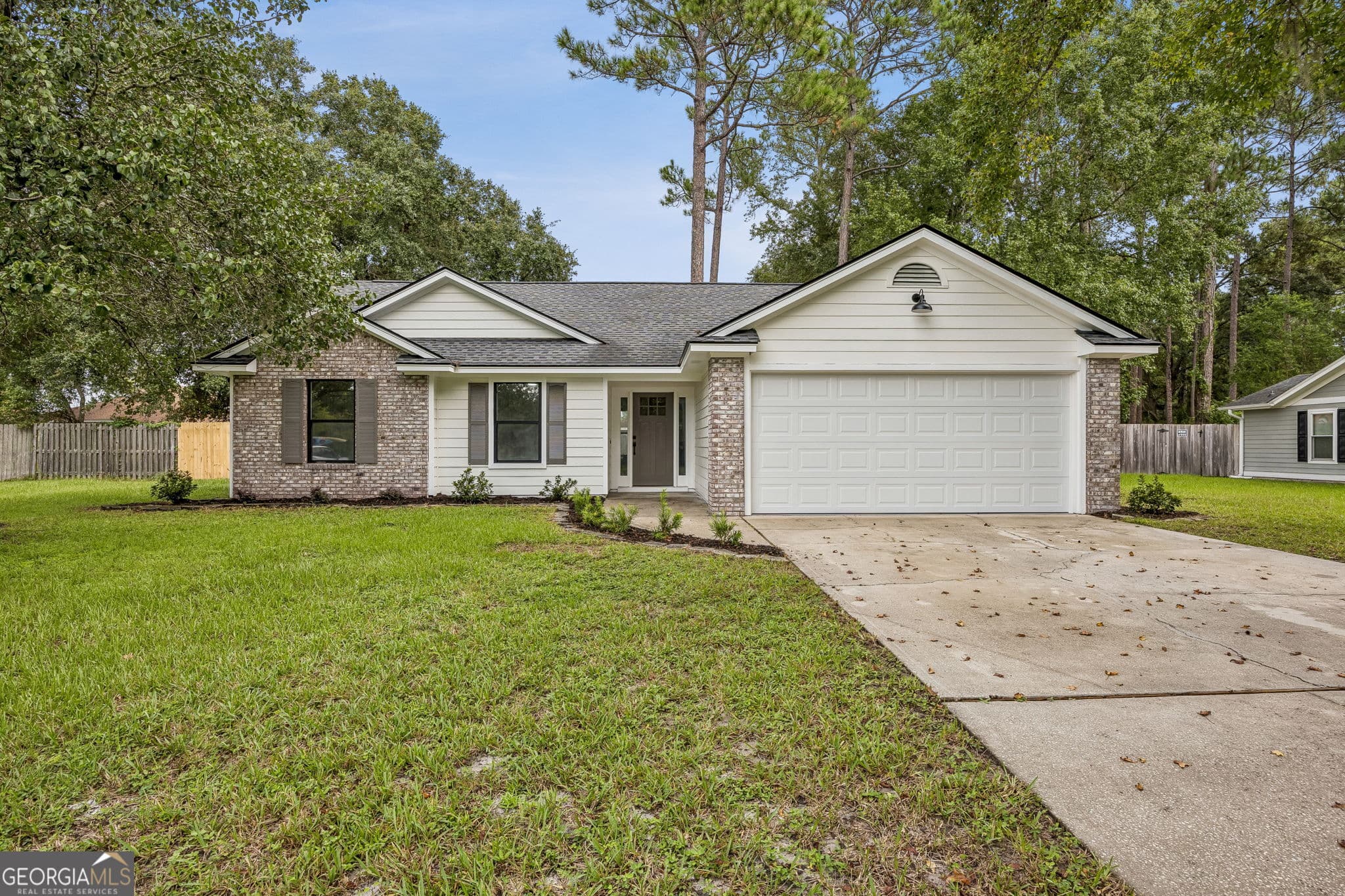 3 bedroom, 2 bathroom, 1,299 sq ft single family residence for sale at 144 Woodvalley Court, Kingsland, GA 31548