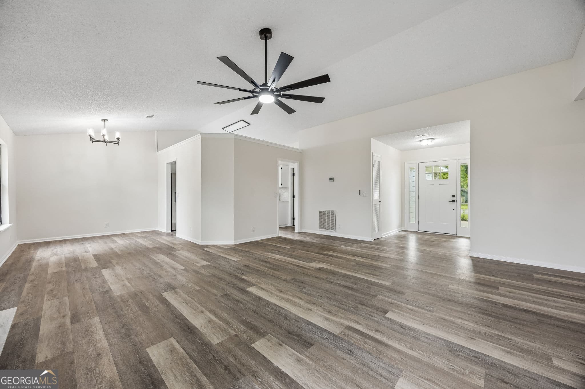 3 bedroom, 2 bathroom, 1,299 sq ft single family residence for sale at 144 Woodvalley Court, Kingsland, GA 31548 — photo 5