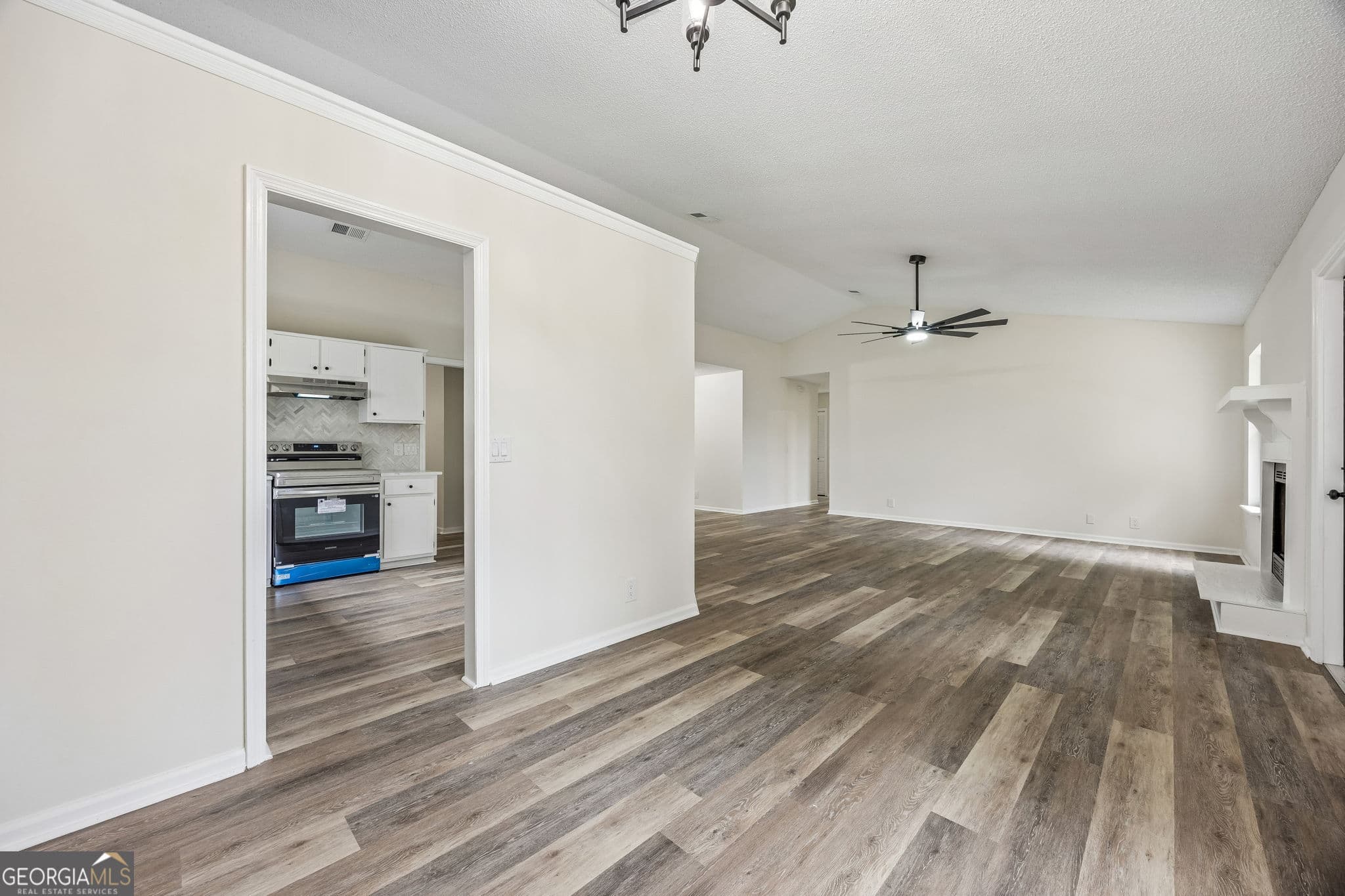 3 bedroom, 2 bathroom, 1,299 sq ft single family residence for sale at 144 Woodvalley Court, Kingsland, GA 31548 — photo 8