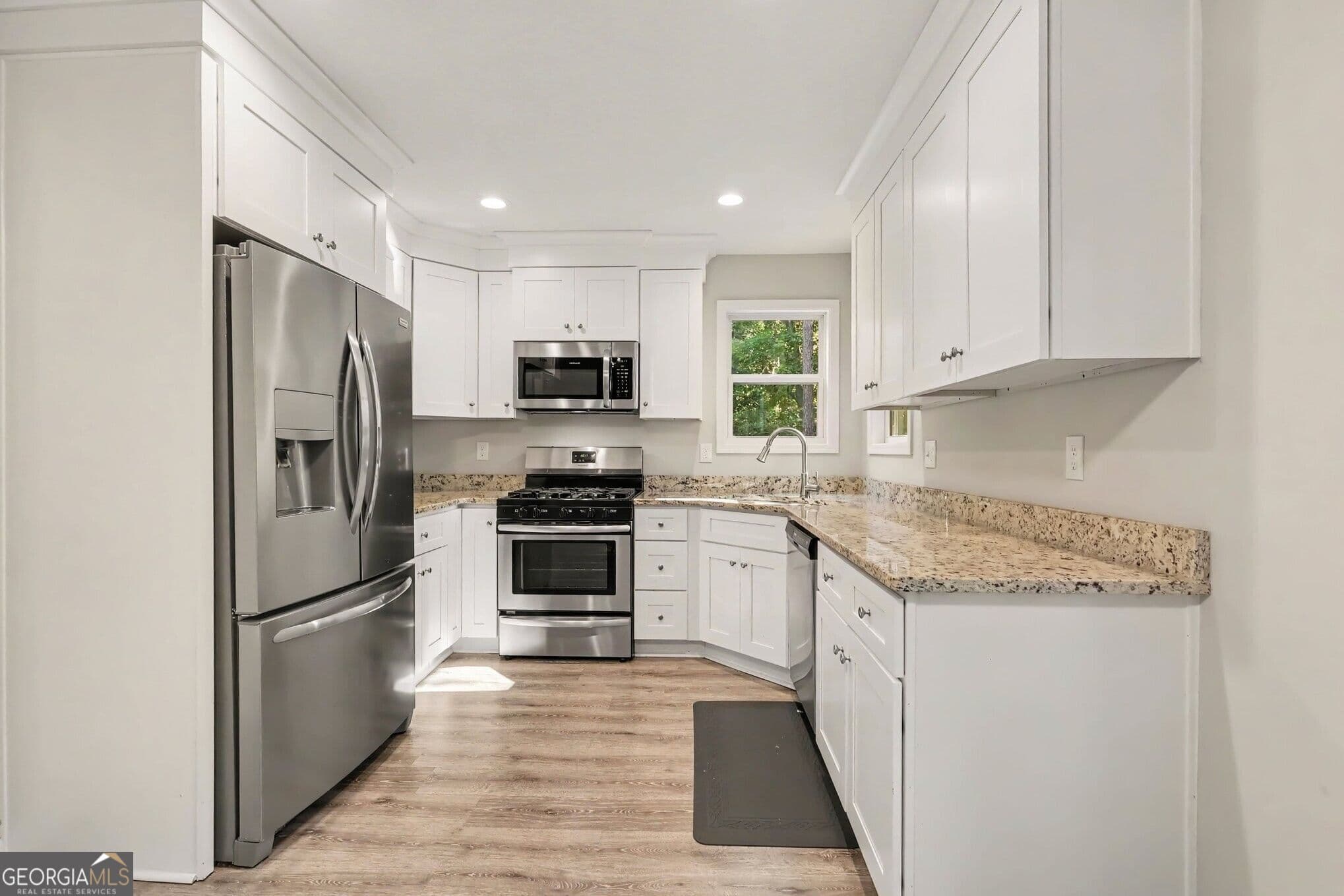 4 bedroom, 3 bathroom, 1,953 sq ft single family residence for sale at 4901 Glore Road, Mableton, GA 30126 — photo 3