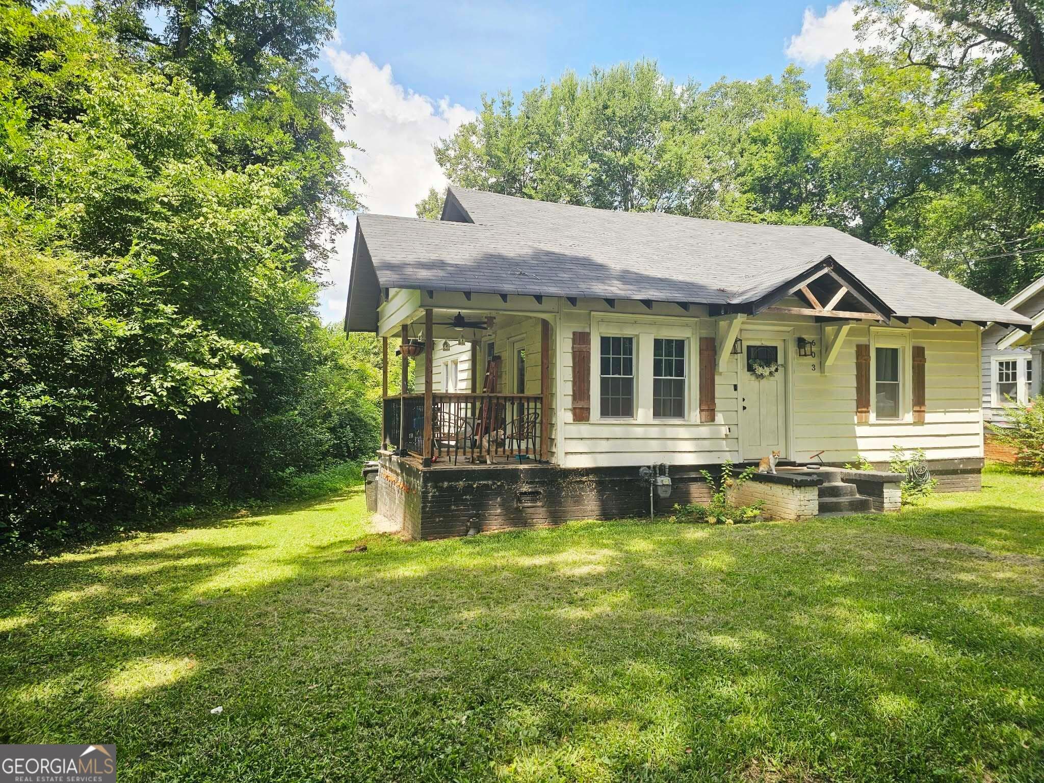 2 bedroom, 1 bathroom, 1,036 sq ft single family residence for sale at 603 Avenue F, West Point, GA 31833