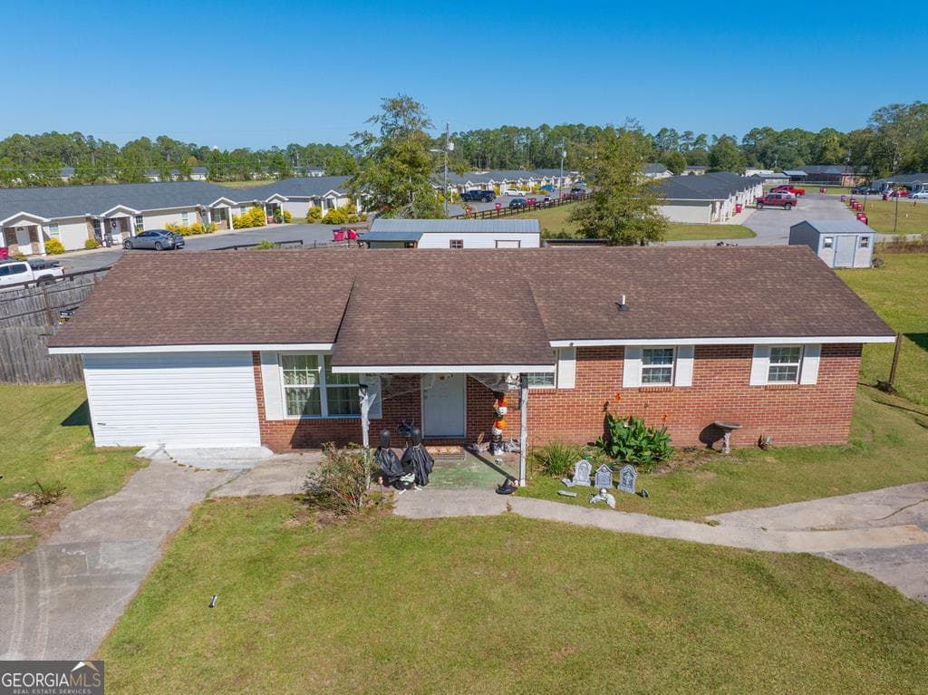4 bedroom, 2 bathroom, 1,320 sq ft single family residence sold at 655 Beach Road, Baxley, GA 31513