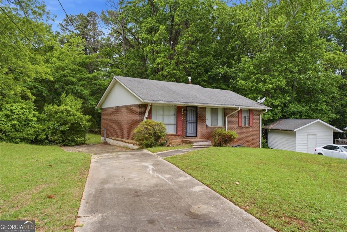 3 bedroom, 1 bathroom, 950 sq ft single family residence for rent at 1947 Grange Drive, Atlanta, GA 30315 for $1,650 a month — photo 2