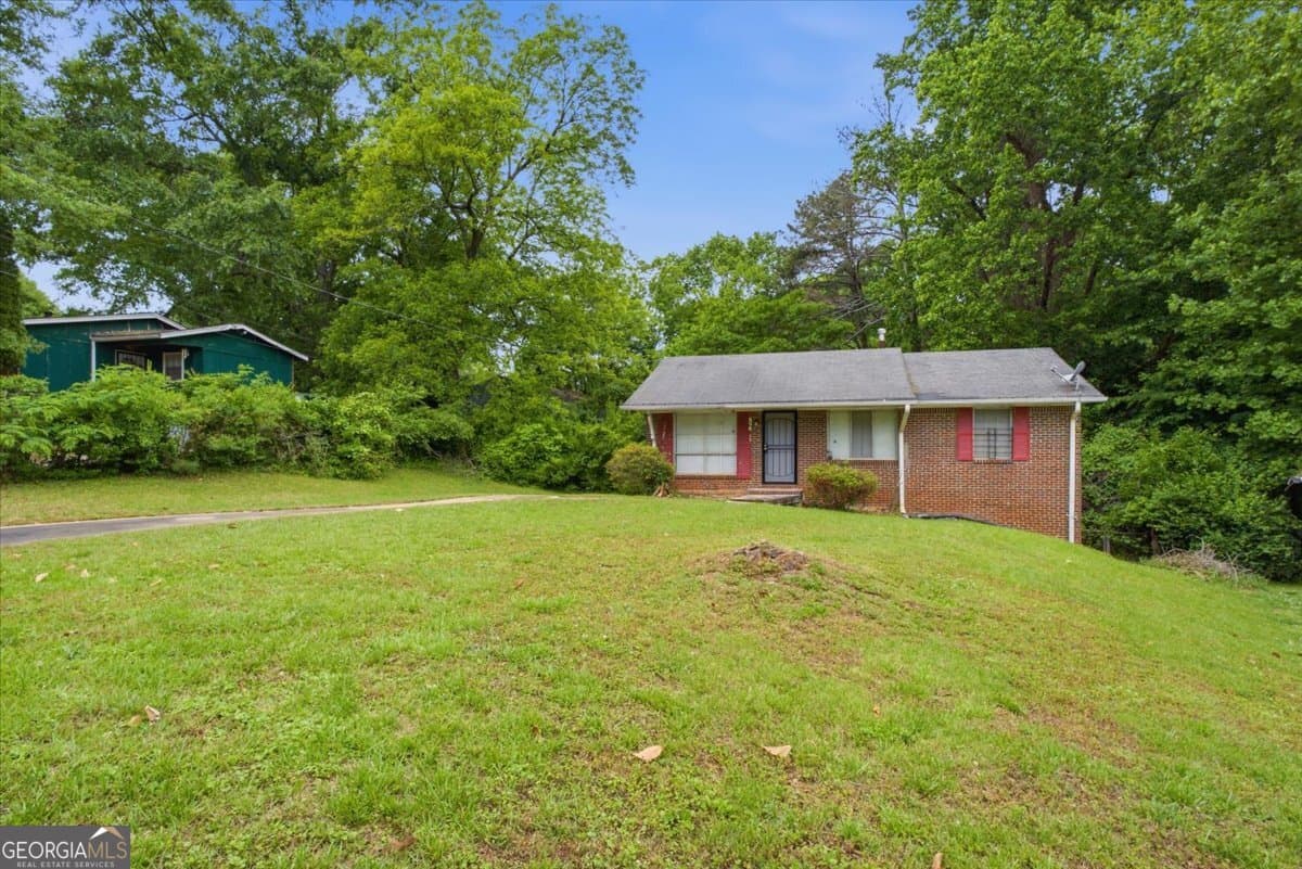 3 bedroom, 1 bathroom, 950 sq ft single family residence for rent at 1947 Grange Drive, Atlanta, GA 30315 for $1,650 a month — photo 3