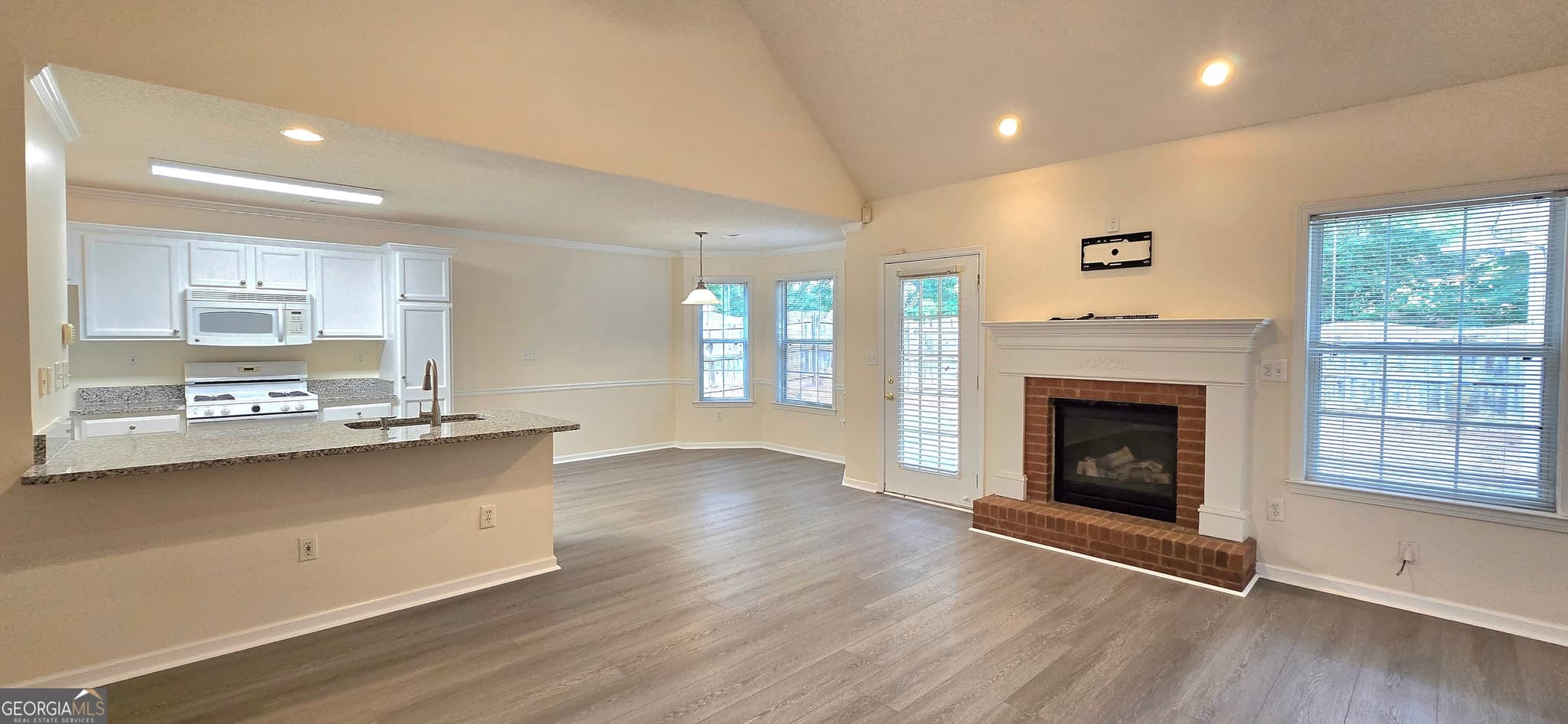 3 bedroom, 2 bathroom, 1,427 sq ft single family residence for rent at 2 Mill Ridge Place, Newnan, GA 30263 for $2,200 a month — photo 5