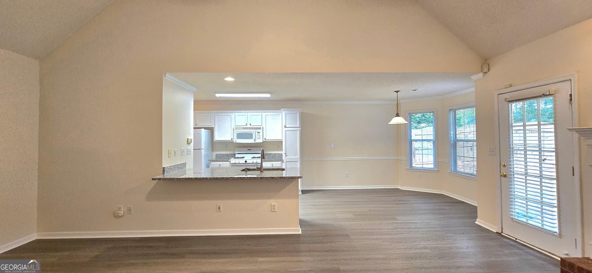 3 bedroom, 2 bathroom, 1,427 sq ft single family residence for rent at 2 Mill Ridge Place, Newnan, GA 30263 for $2,200 a month — photo 4