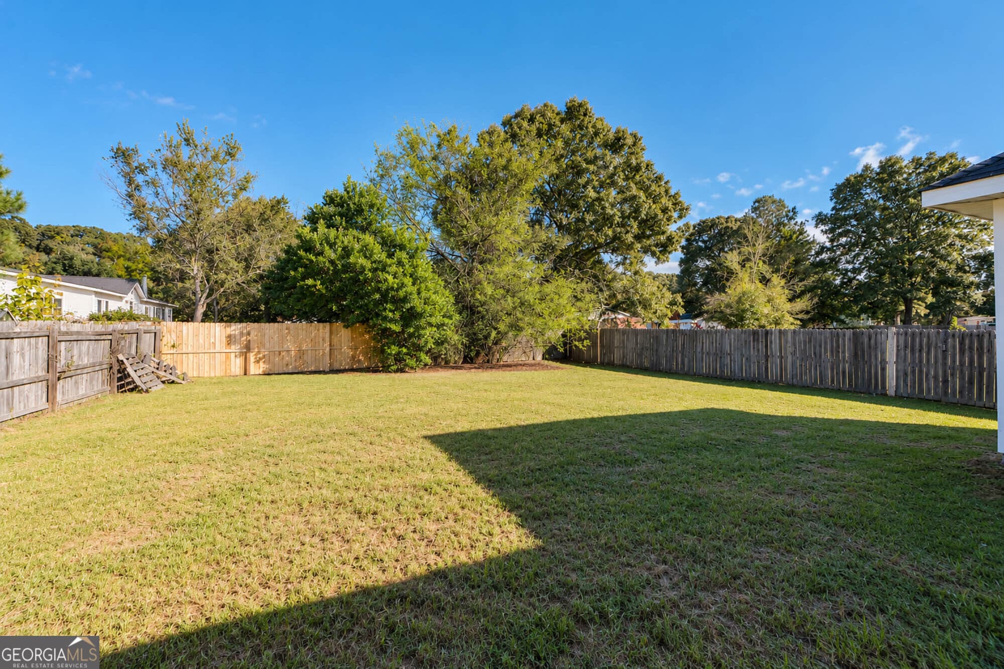 3 bedroom, 2 bathroom, 1,551 sq ft single family residence for sale at 216 Laurel Woods Drive, Warner Robins, GA 31088 — photo 5