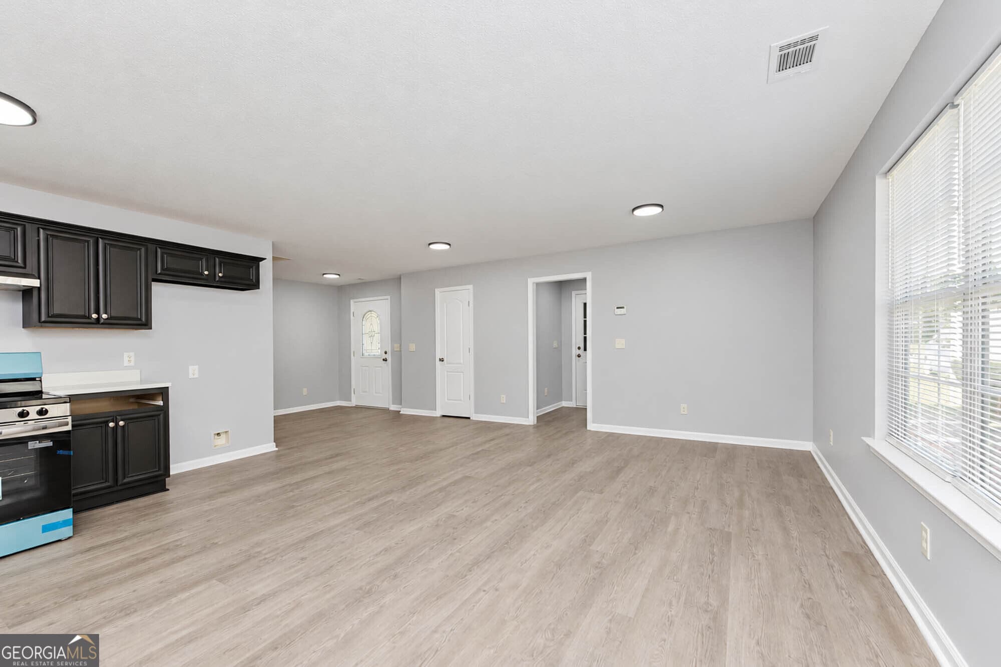 3 bedroom, 2 bathroom, 1,551 sq ft single family residence for sale at 216 Laurel Woods Drive, Warner Robins, GA 31088 — photo 9