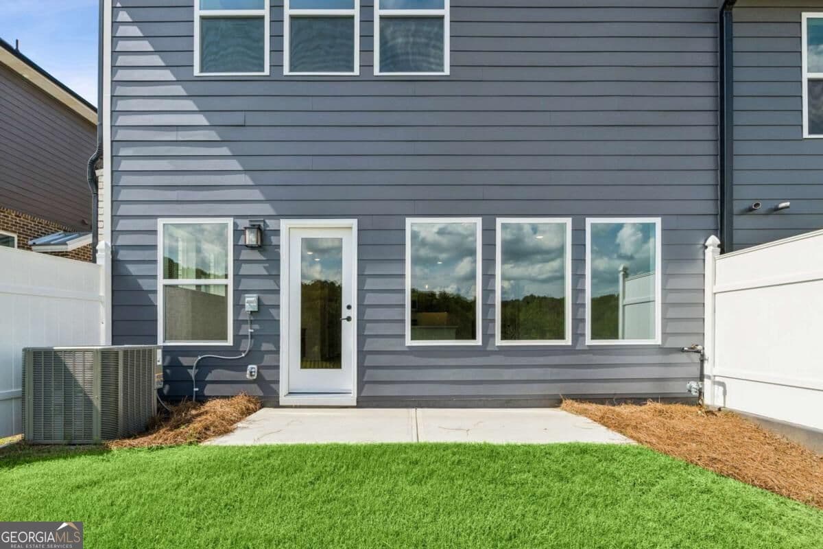 3 bedroom, 2.5 bathroom, 1,922 sq ft single family residence for sale at 222 Redbud Road, Canton, GA 30114 — photo 2