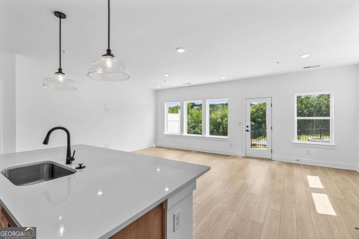 3 bedroom, 2.5 bathroom, 1,922 sq ft single family residence for sale at 222 Redbud Road, Canton, GA 30114 — photo 5