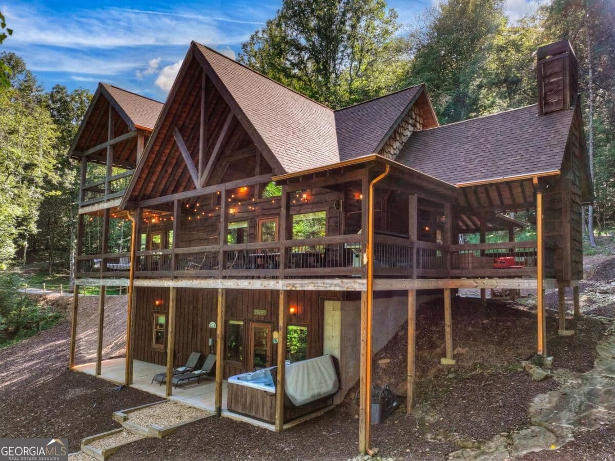 3 bedroom, 3 bathroom, 2,800 sq ft cabin,single family residence for sale at 93 Trails End, Epworth, GA 30541 — photo 8