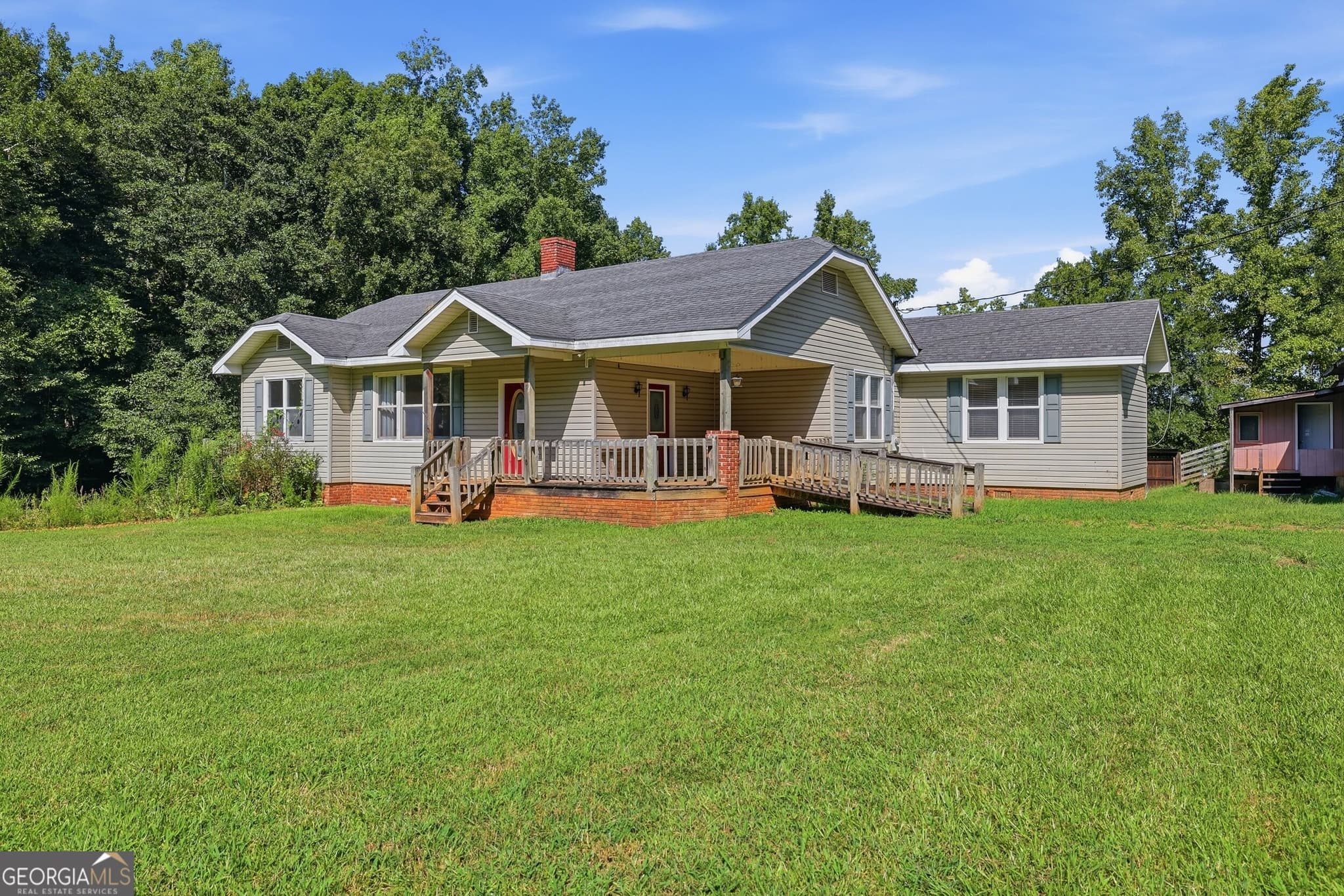 2 bedroom, 2 bathroom, 2,028 sq ft single family residence for sale at 1100 Bodie Rayle Road, Elberton, GA 30635