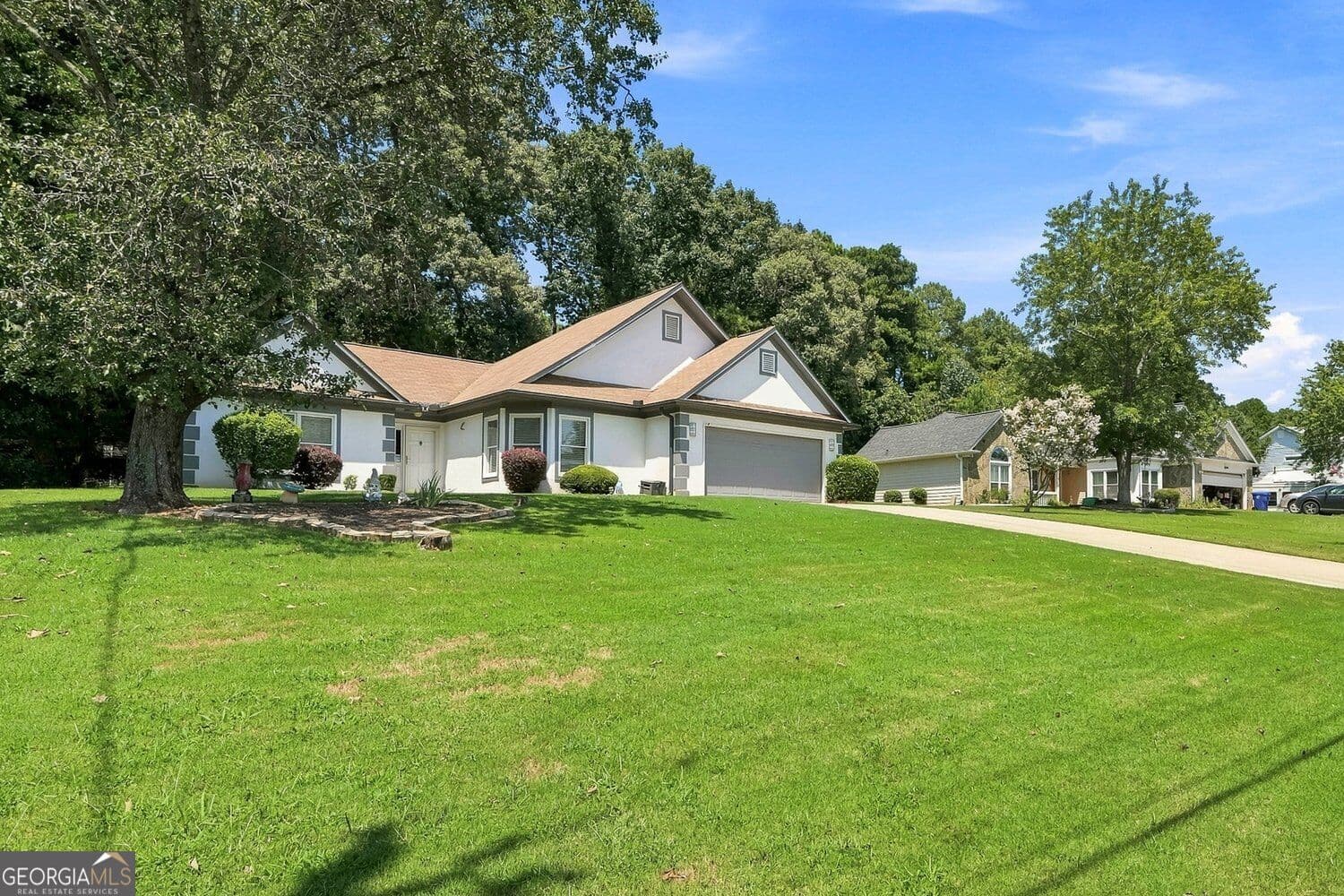 3 bedroom, 2 bathroom, 1,644 sq ft single family residence for sale at 300 Leigh Kay Drive, Lawrenceville, GA 30046 — photo 3