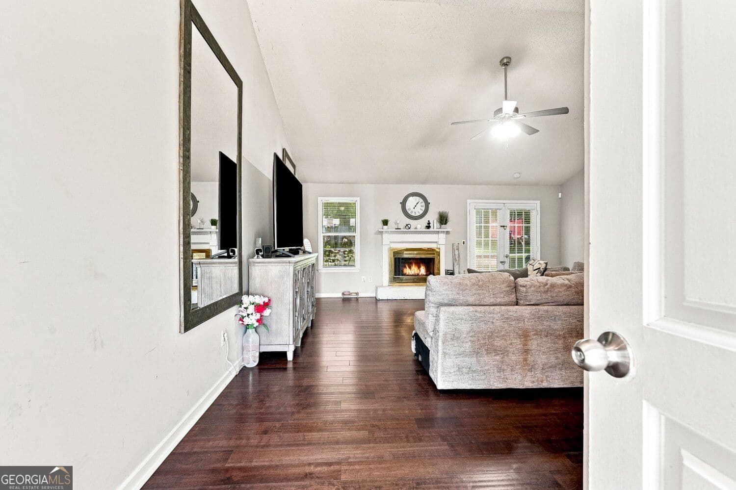 3 bedroom, 2 bathroom, 1,644 sq ft single family residence for sale at 300 Leigh Kay Drive, Lawrenceville, GA 30046 — photo 5