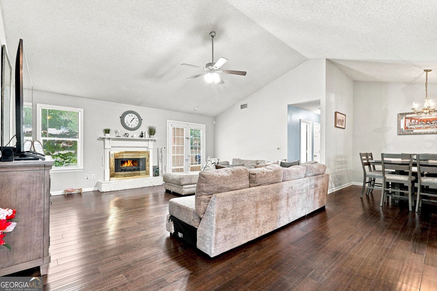 3 bedroom, 2 bathroom, 1,644 sq ft single family residence for sale at 300 Leigh Kay Drive, Lawrenceville, GA 30046 — photo 10