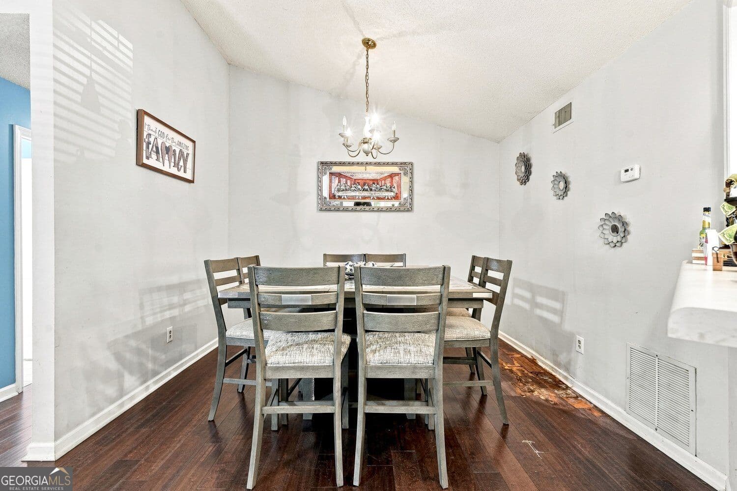 3 bedroom, 2 bathroom, 1,644 sq ft single family residence for sale at 300 Leigh Kay Drive, Lawrenceville, GA 30046 — photo 8