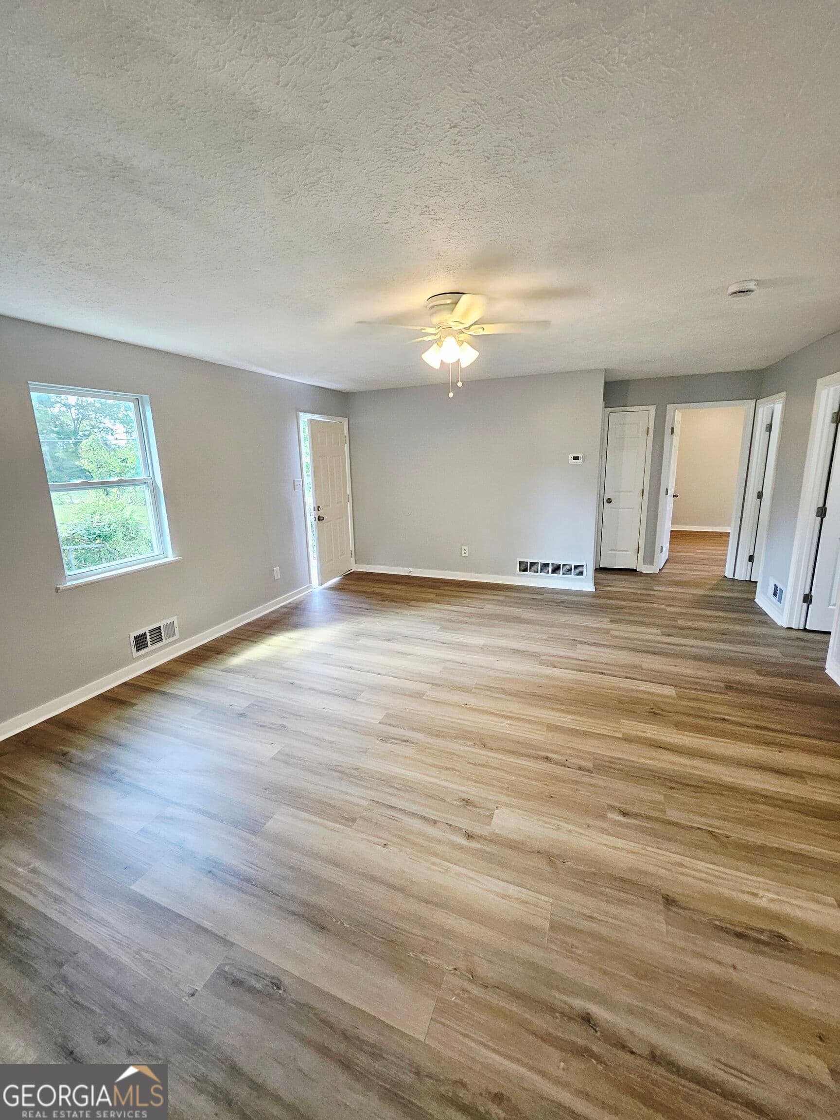 3 bedroom, 1 bathroom, 984 sq ft single family residence for sale at 225 W Tinsley Street, Griffin, GA 30223 — photo 7