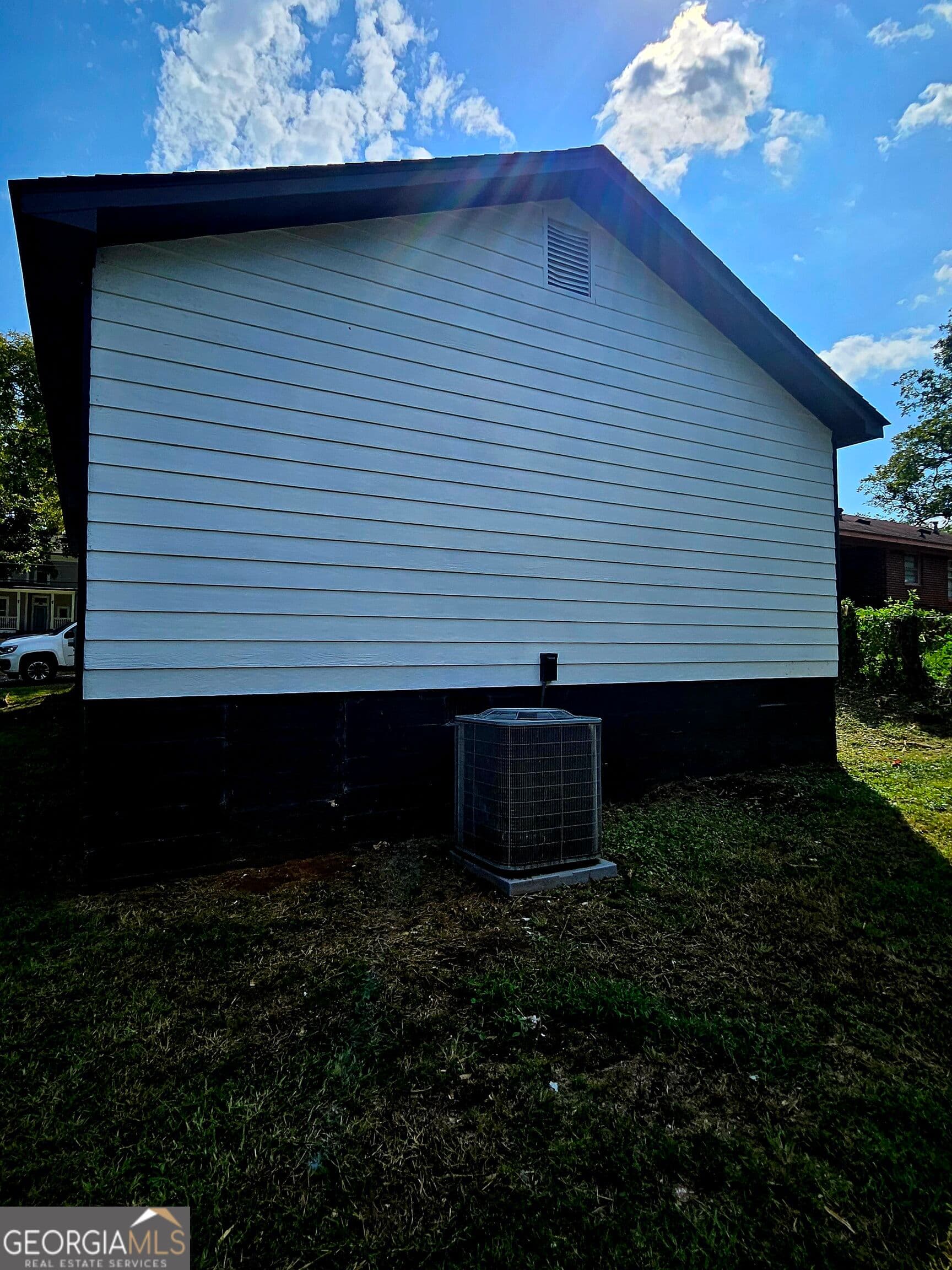 3 bedroom, 1 bathroom, 984 sq ft single family residence for sale at 225 W Tinsley Street, Griffin, GA 30223 — photo 5