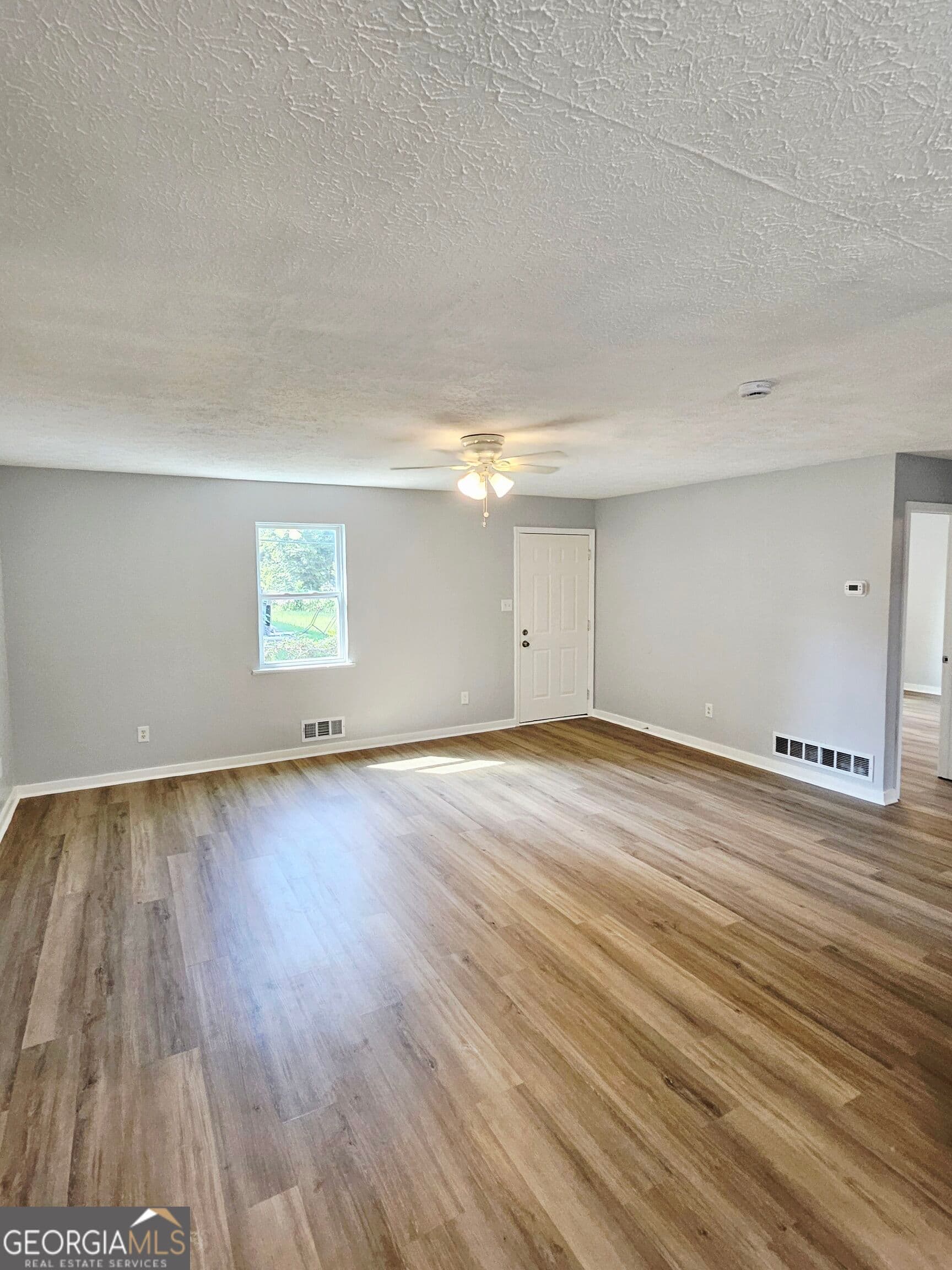 3 bedroom, 1 bathroom, 984 sq ft single family residence for sale at 225 W Tinsley Street, Griffin, GA 30223 — photo 8