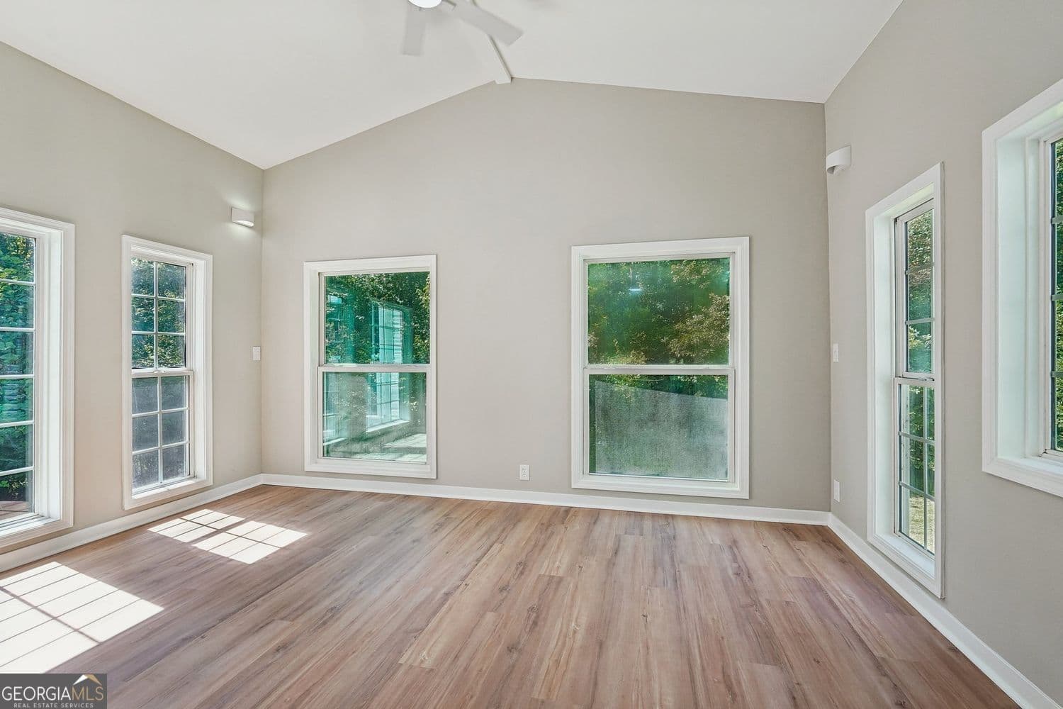 4 bedroom, 2.5 bathroom, 2,716 sq ft single family residence for sale at 161 Lake Ridge Drive, Newnan, GA 30263 — photo 6